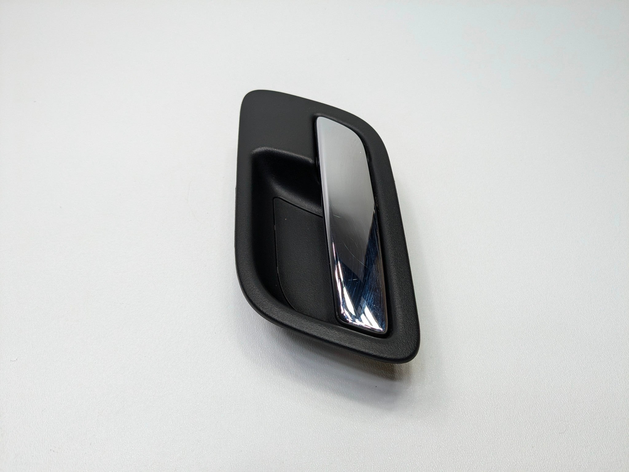 10 - 14 OEM CADILLAC ESCALADE ESV FRONT RIGHT PASSENGER SIDE INNER DOOR HANDLE