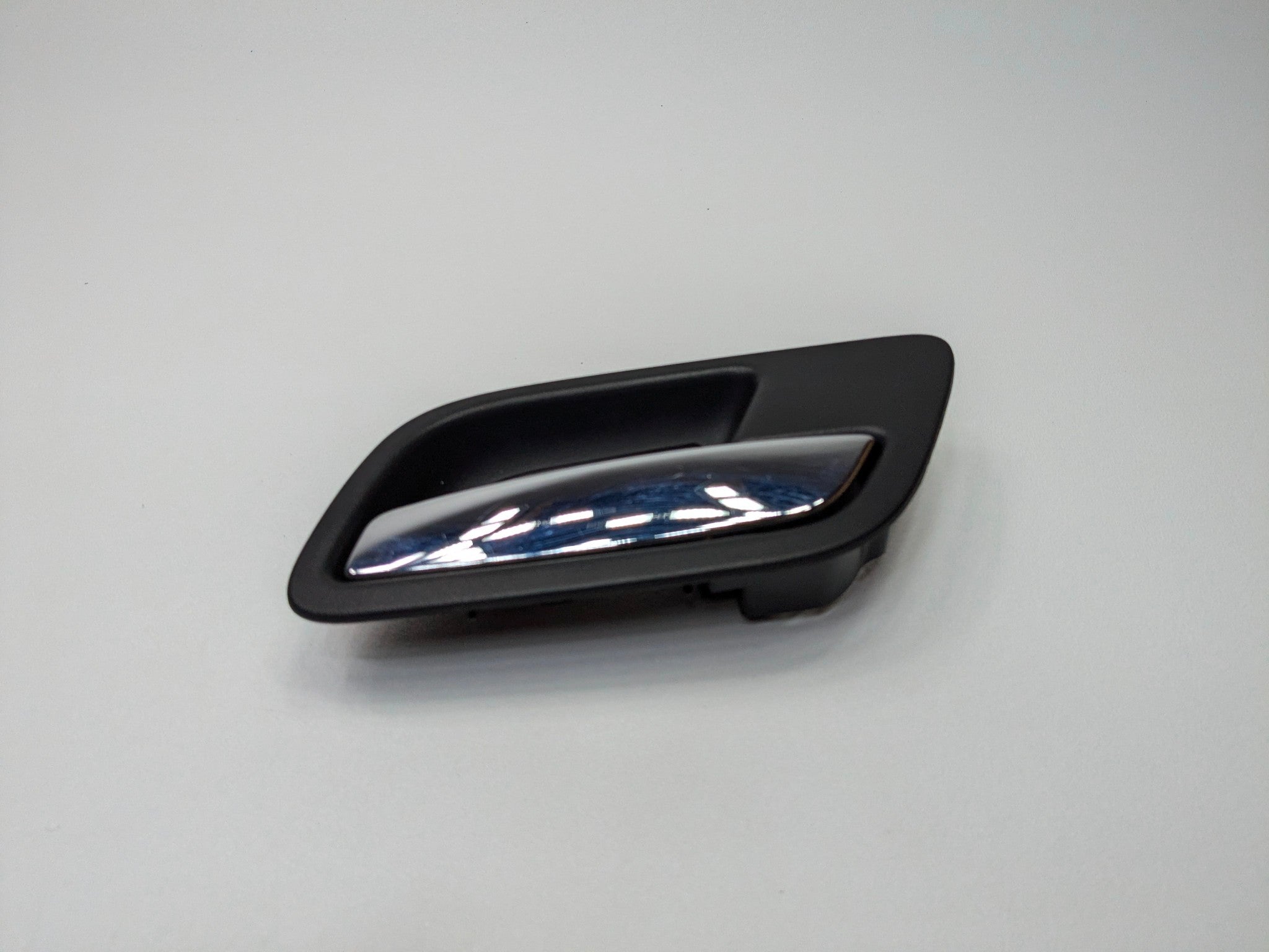 10 - 14 OEM CADILLAC ESCALADE ESV FRONT RIGHT PASSENGER SIDE INNER DOOR HANDLE