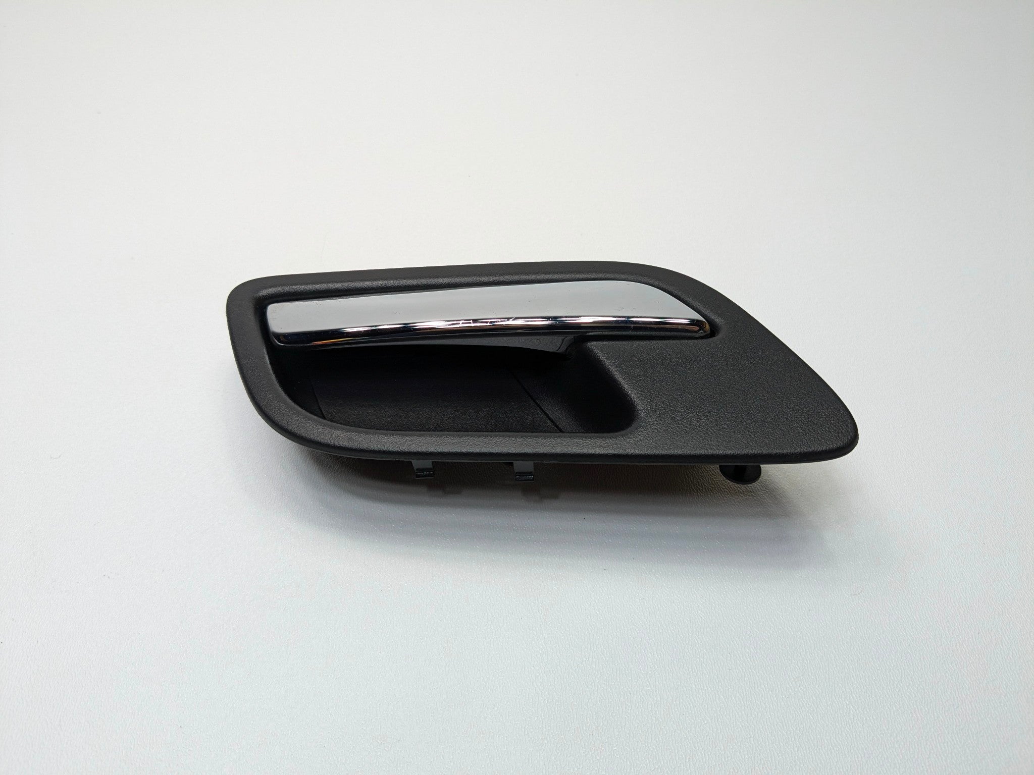 2010 - 2014 OEM CADILLAC ESCALADE ESV REAR LEFT DRIVER SIDE INNER DOOR HANDLE