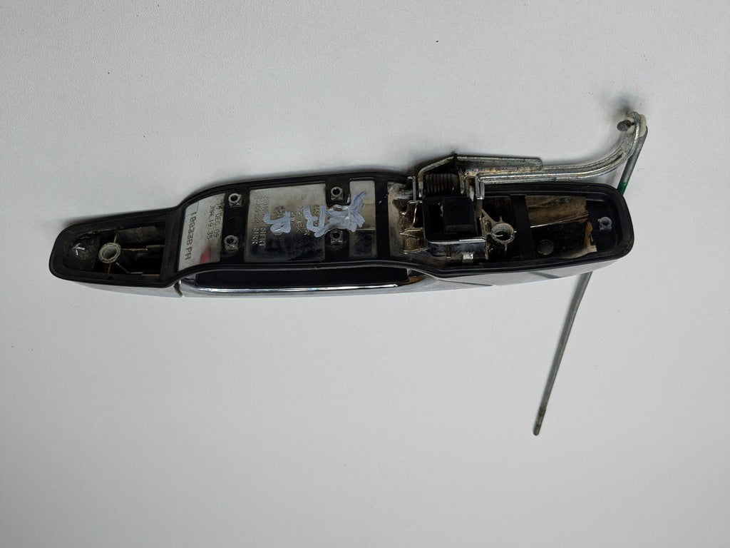 10 - 14 OEM CADILLAC ESCALADE ESV REAR RIGHT PASSENGER SIDE OUTSIDE DOOR HANDLE