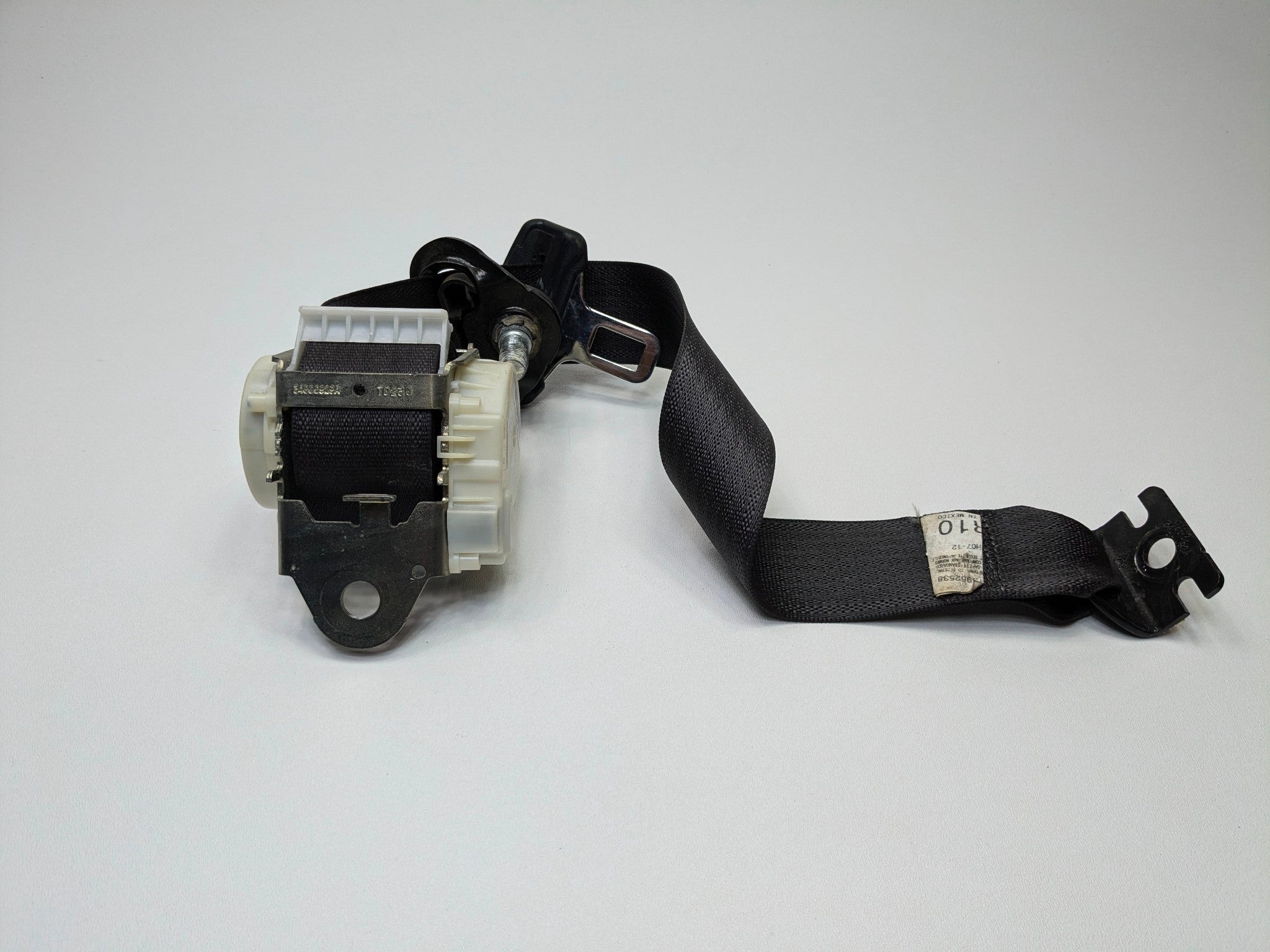 2010 - 2014 OEM CADILLAC ESCALADE ESV REAR RIGHT PASSENGER SIDE SEAT BELT