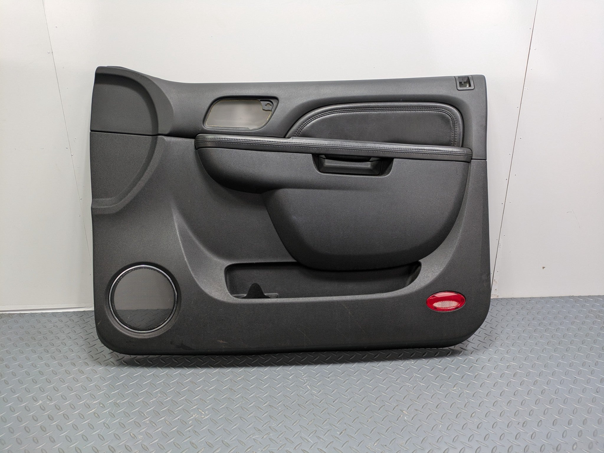 2010 - 2014 OEM CADILLAC ESCALADE ESV FRONT RIGHT SIDE INTERIOR DOOR TRIM PANEL