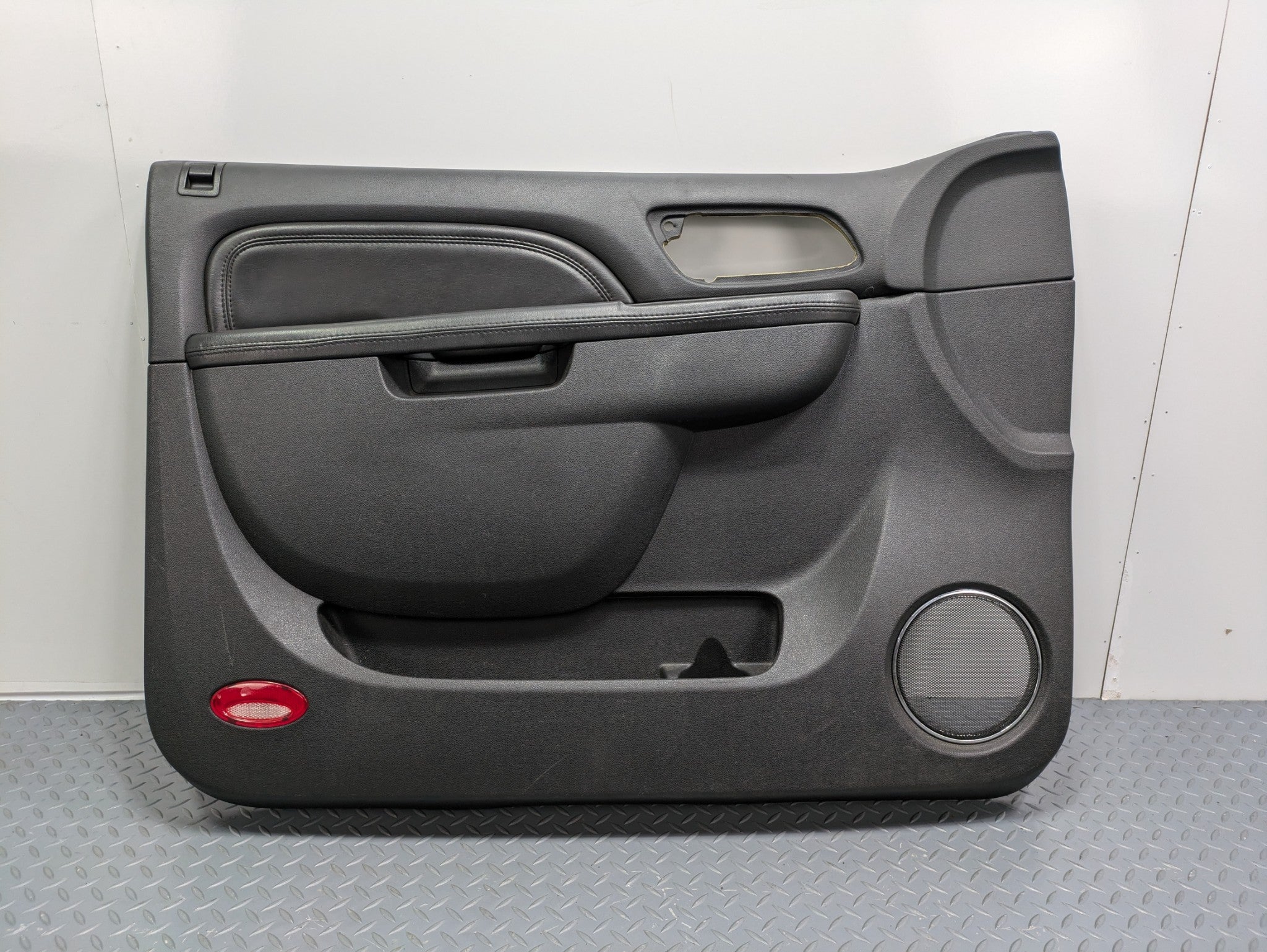 2010 - 2014 OEM CADILLAC ESCALADE ESV FRONT LEFT SIDE INTERIOR DOOR TRIM PANEL