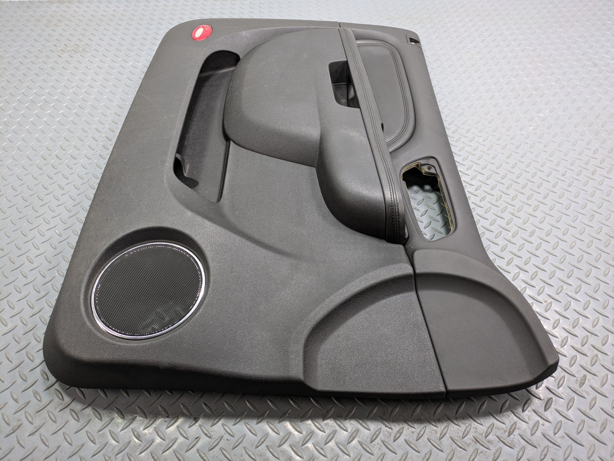 2010 - 2014 OEM CADILLAC ESCALADE ESV FRONT LEFT SIDE INTERIOR DOOR TRIM PANEL