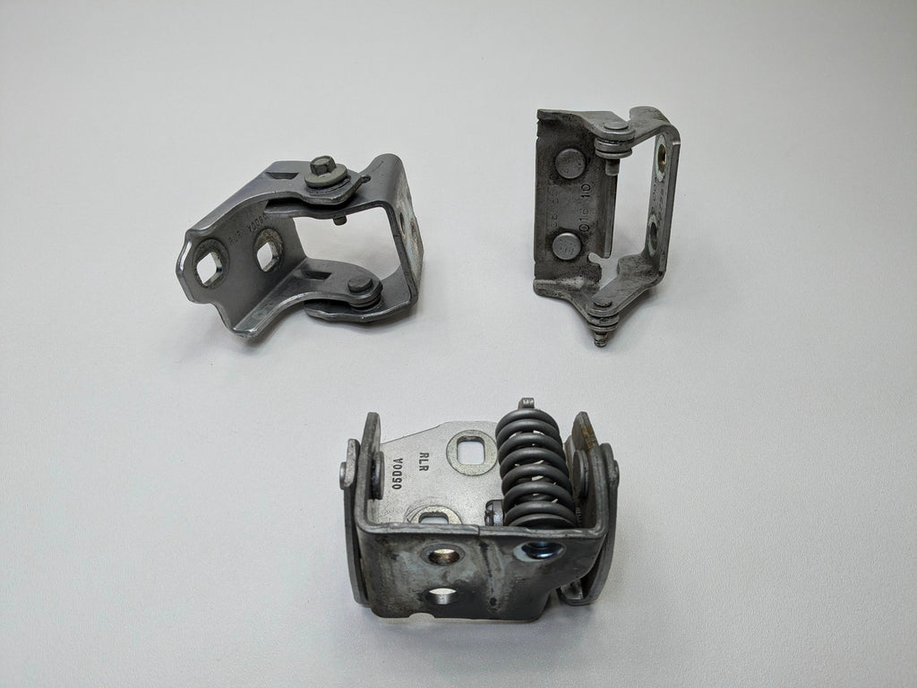 2010 - 2014 OEM CADILLAC ESCALADE ESV REAR RIGHT PASSENGER SIDE DOOR HINGE SET