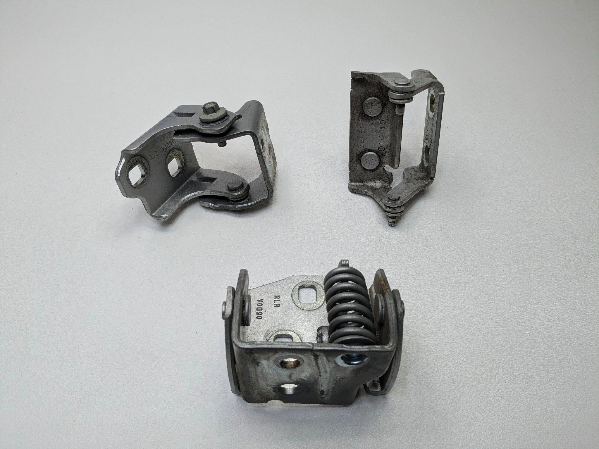 2010 - 2014 OEM CADILLAC ESCALADE ESV REAR RIGHT PASSENGER SIDE DOOR HINGE SET