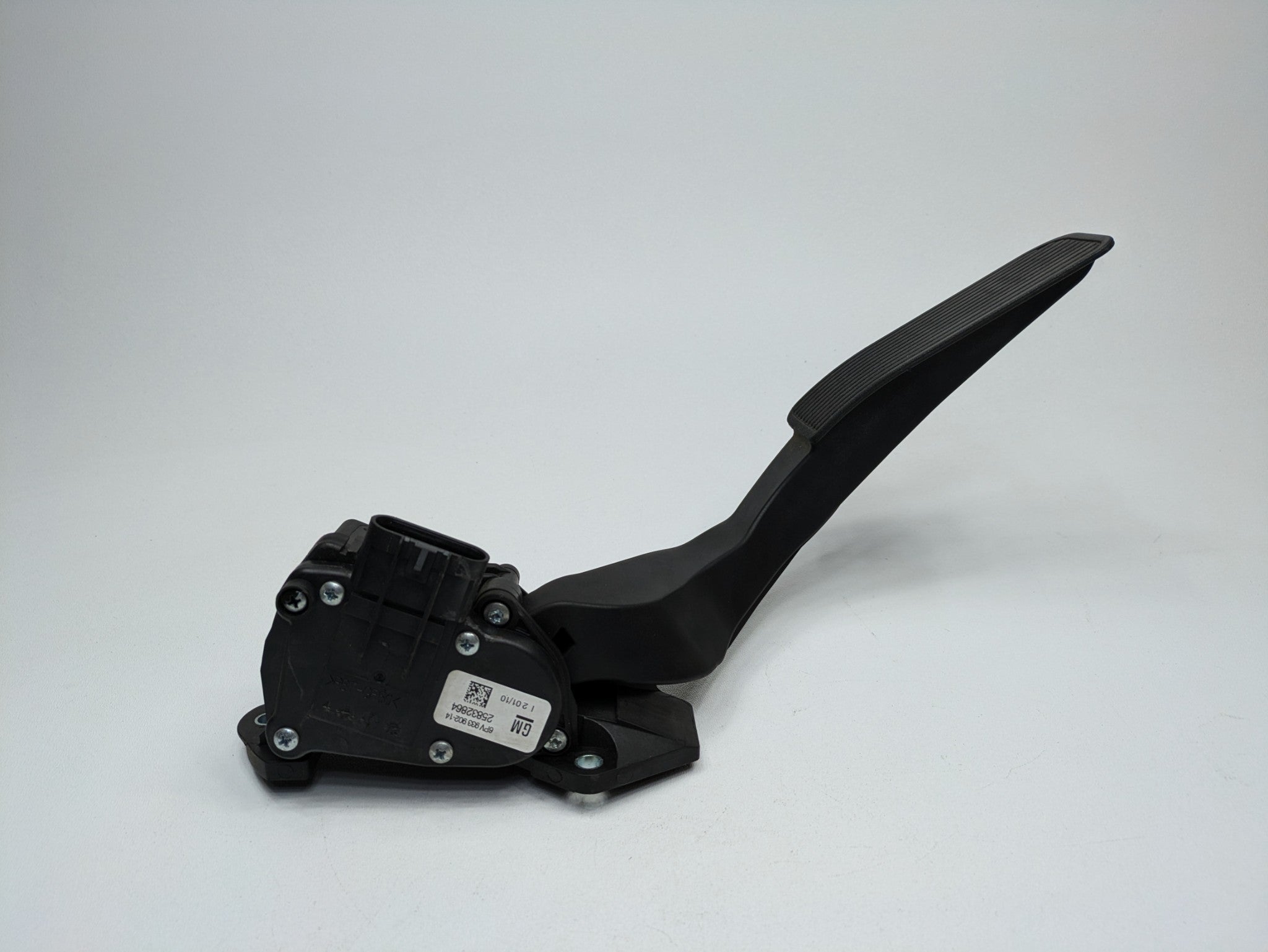 2010 - 2014 OEM CADILLAC ESCALADE ESV ACCELERATOR PEDAL POSITION SENSOR