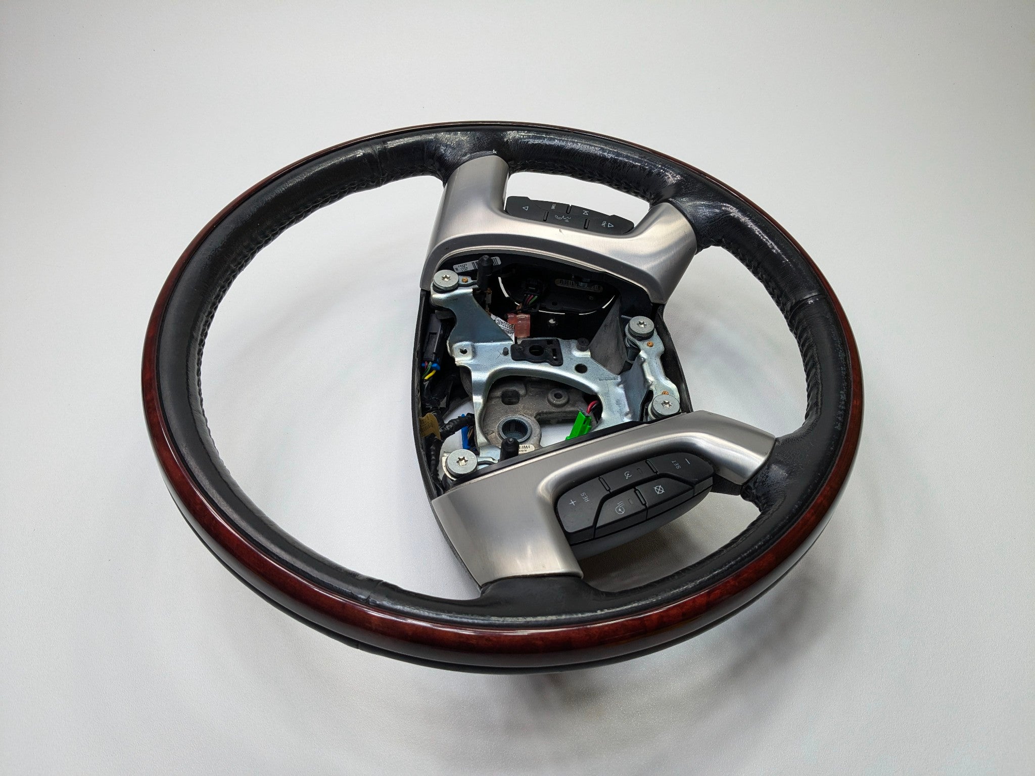 2010 - 2014 OEM CADILLAC ESCALADE ESV FRONT STEERING WHEEL ASSEMBLY