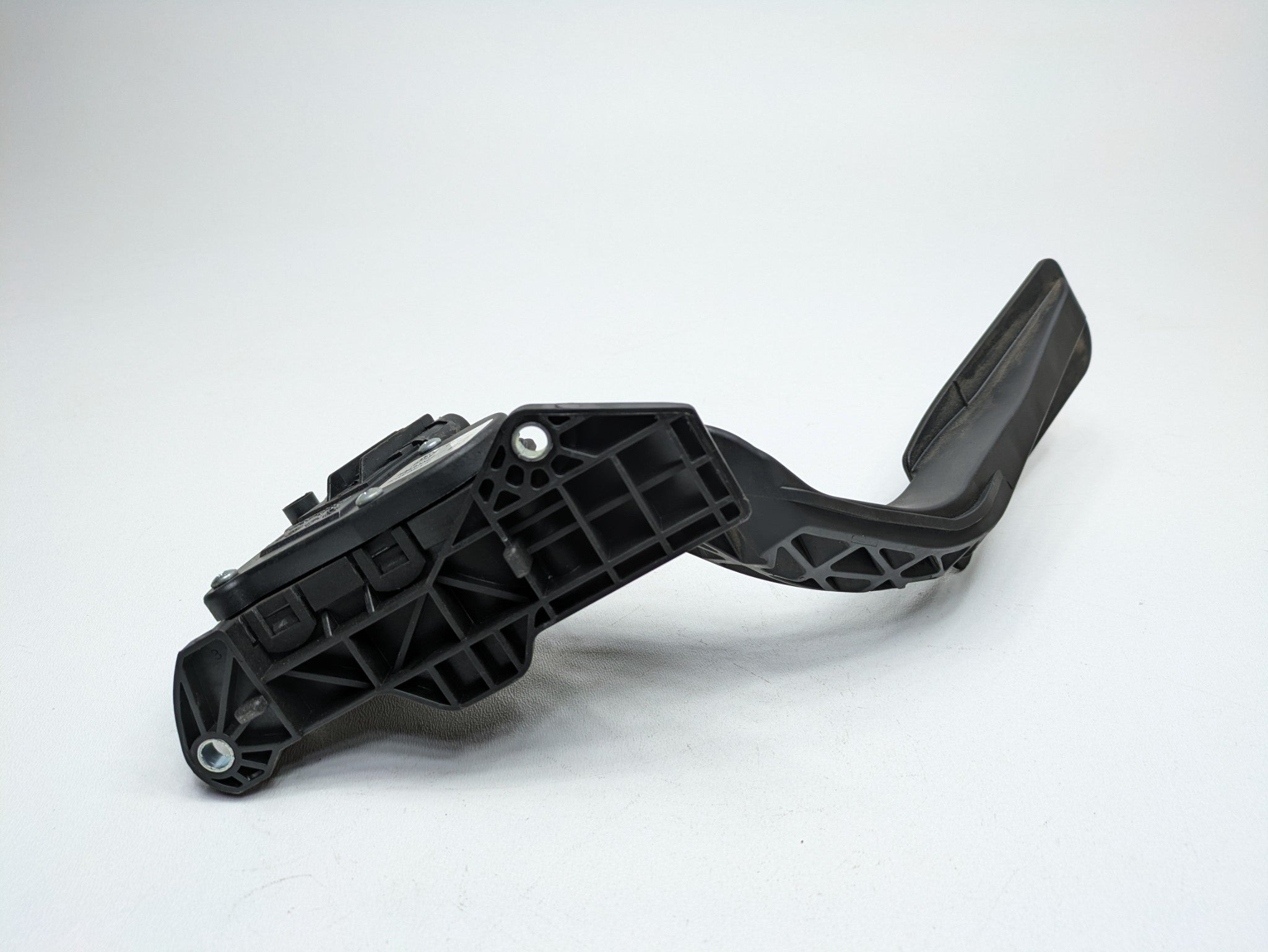 2010 - 2014 OEM CADILLAC ESCALADE ESV ACCELERATOR PEDAL POSITION SENSOR