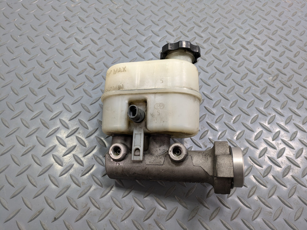 2010 - 2014 OEM CADILLAC ESCALADE ESV BRAKE MASTER CYLINDER RESERVOIR TANK