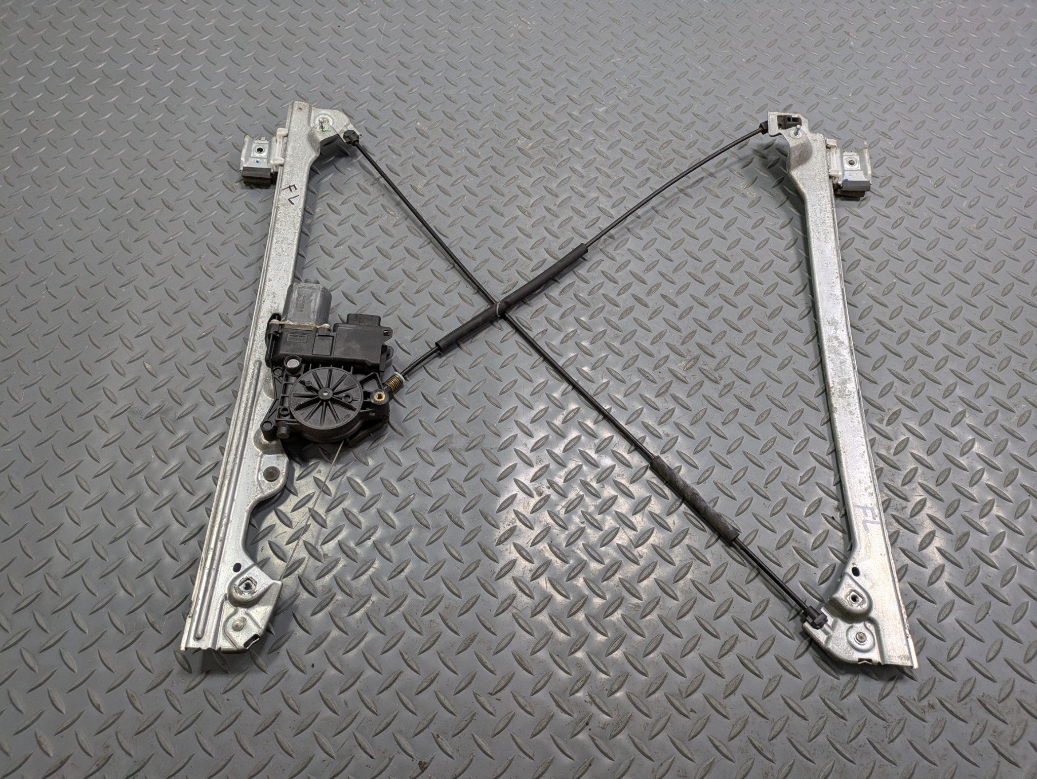 2010 - 2014 OEM CADILLAC ESCALADE ESV FRONT LEFT SIDE DOOR REGULATOR WITH MOTOR