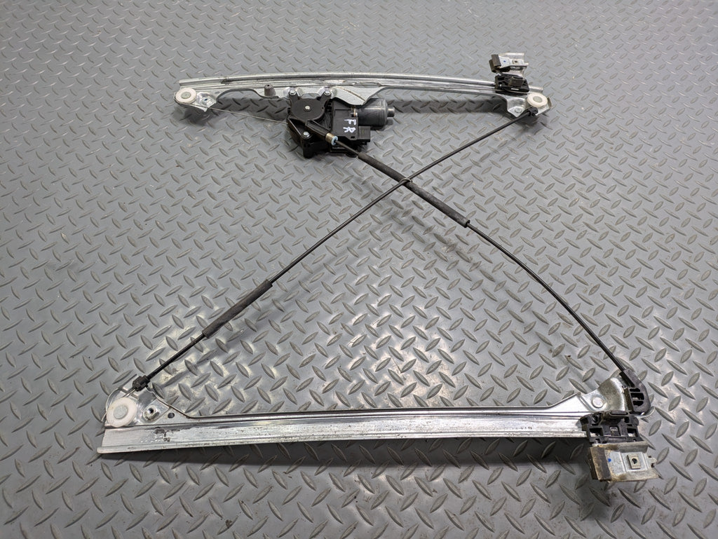 2010 - 2014 OEM CADILLAC ESCALADE ESV FRONT RIGHT SIDE DOOR REGULATOR WITH MOTOR