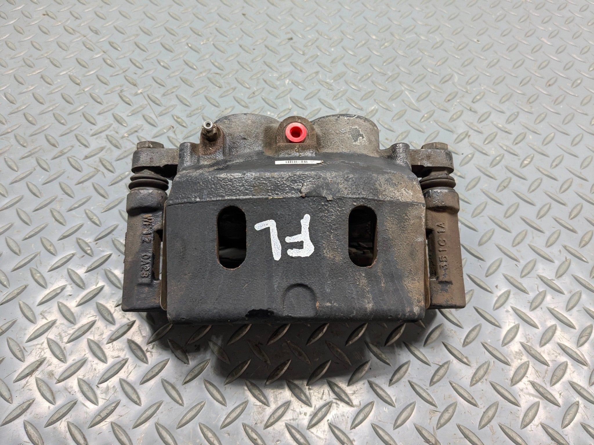 10 - 14 OEM CADILLAC ESCALADE ESV FRONT LEFT DRIVER SIDE BRAKE CALIPER ASSEMBLY