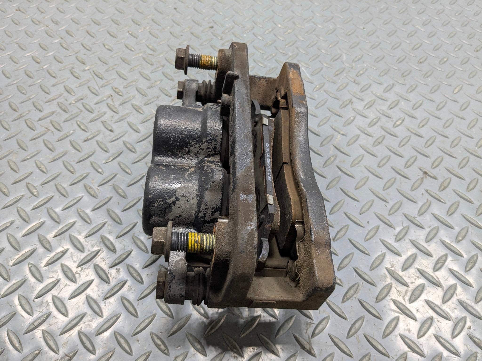 10 - 14 OEM CADILLAC ESCALADE ESV FRONT LEFT DRIVER SIDE BRAKE CALIPER ASSEMBLY
