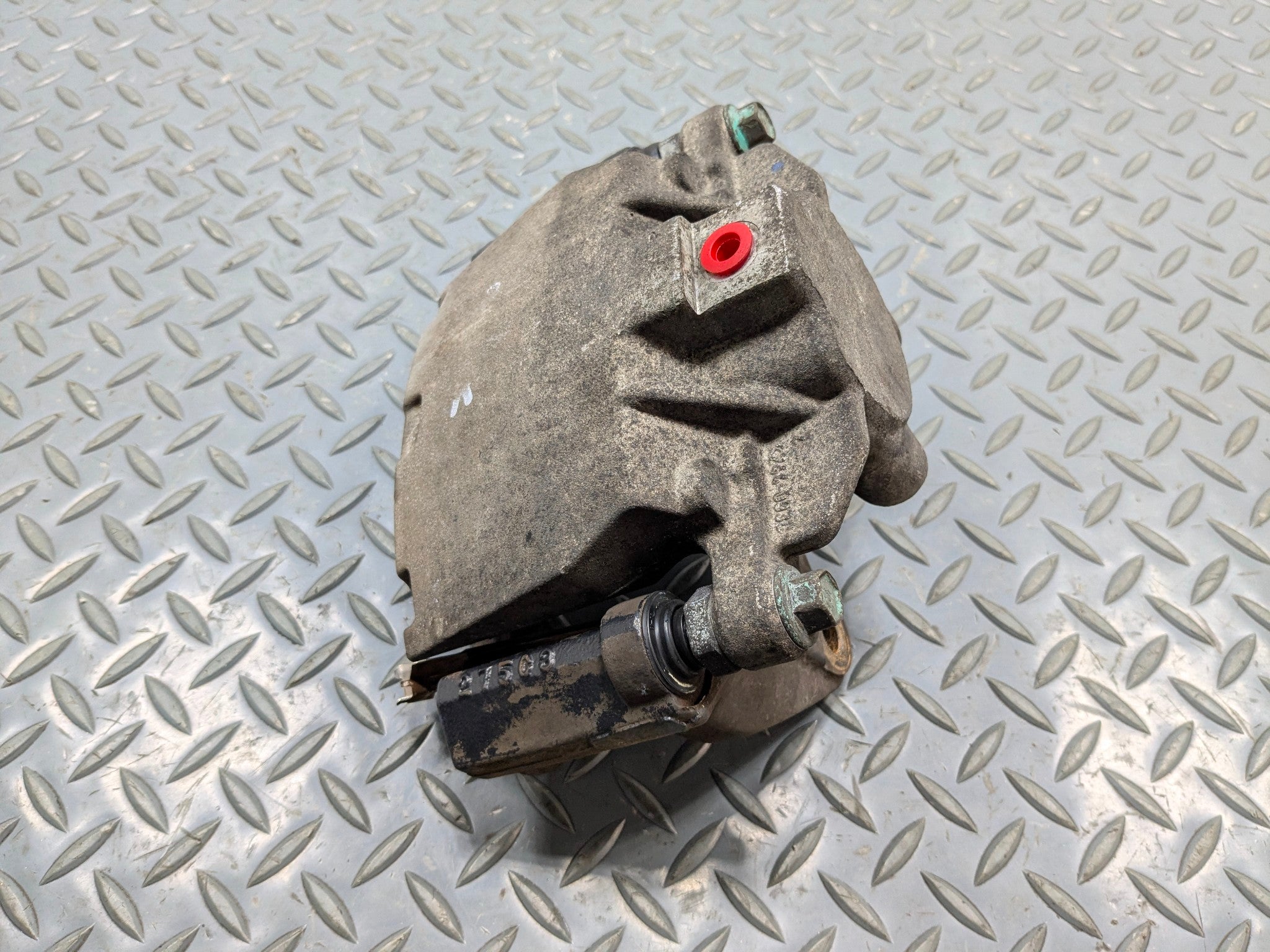 2010 - 2014 OEM CADILLAC ESCALADE ESV REAR RIGHT PASSENGER SIDE BRAKE CALIPER
