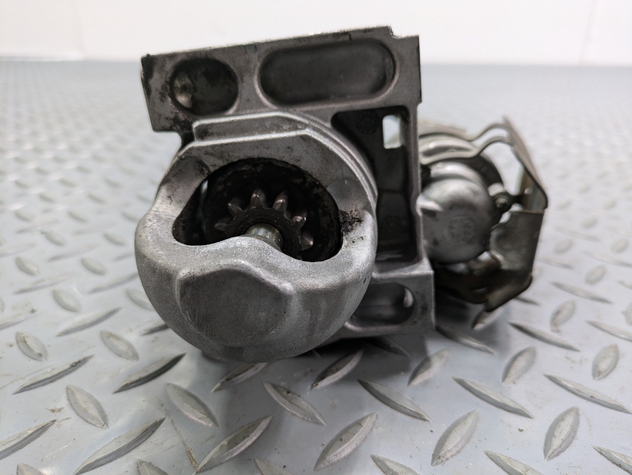 2010 - 2014 OEM CADILLAC ESCALADE ESV ENGINE START STARTER MOTOR ASSEMBLY