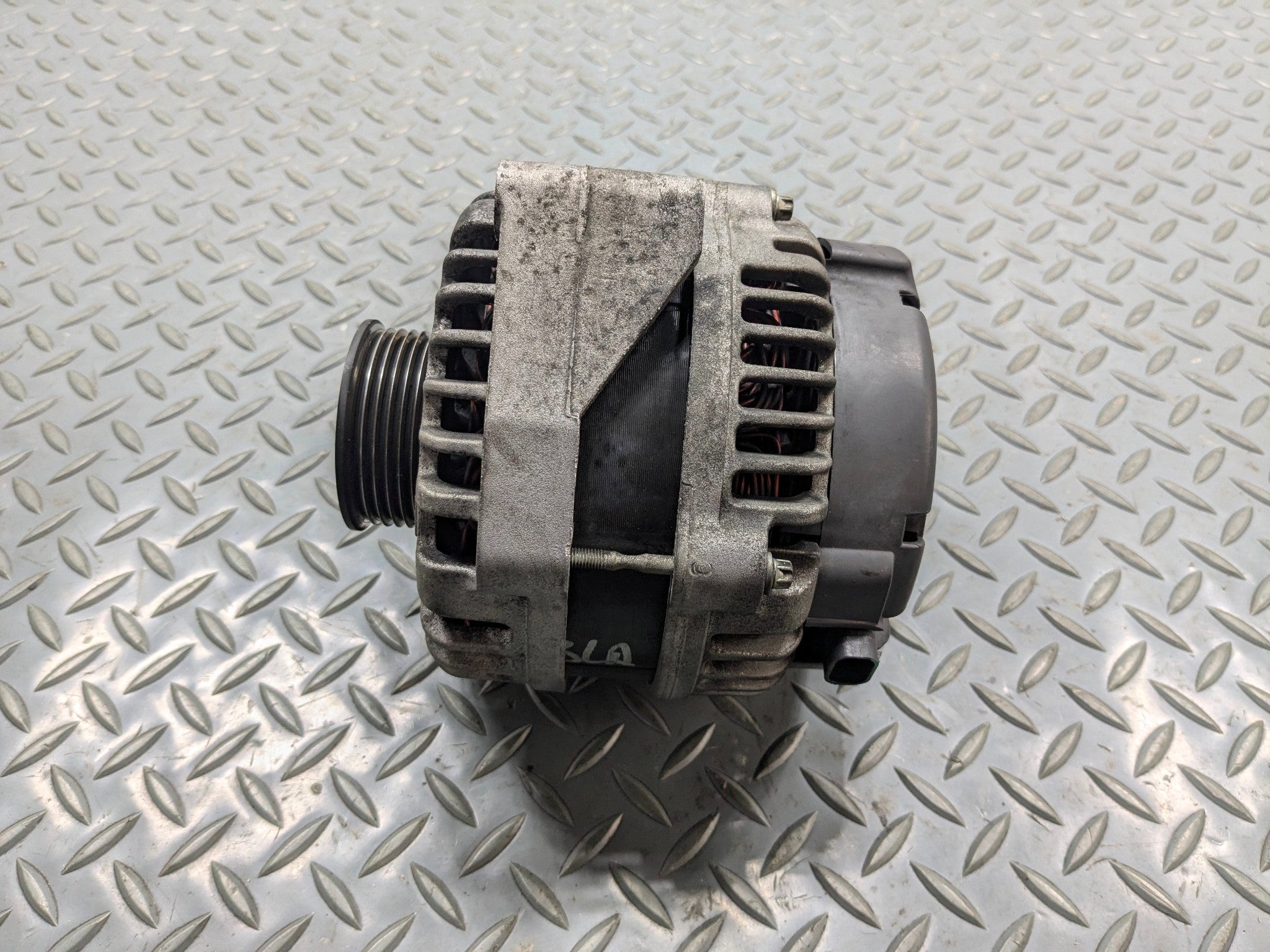 2010 - 2014 OEM CADILLAC ESCALADE ESV POWER GENERATOR ENGINE MOTOR ALTERNATOR