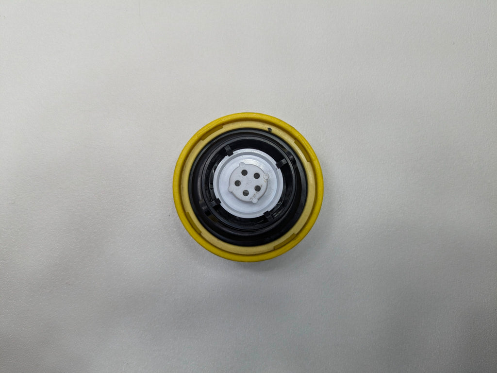 2010 - 2014 OEM CADILLAC ESCALADE ESV FUEL GAS TANK FILLER CAP ASSEMBLY