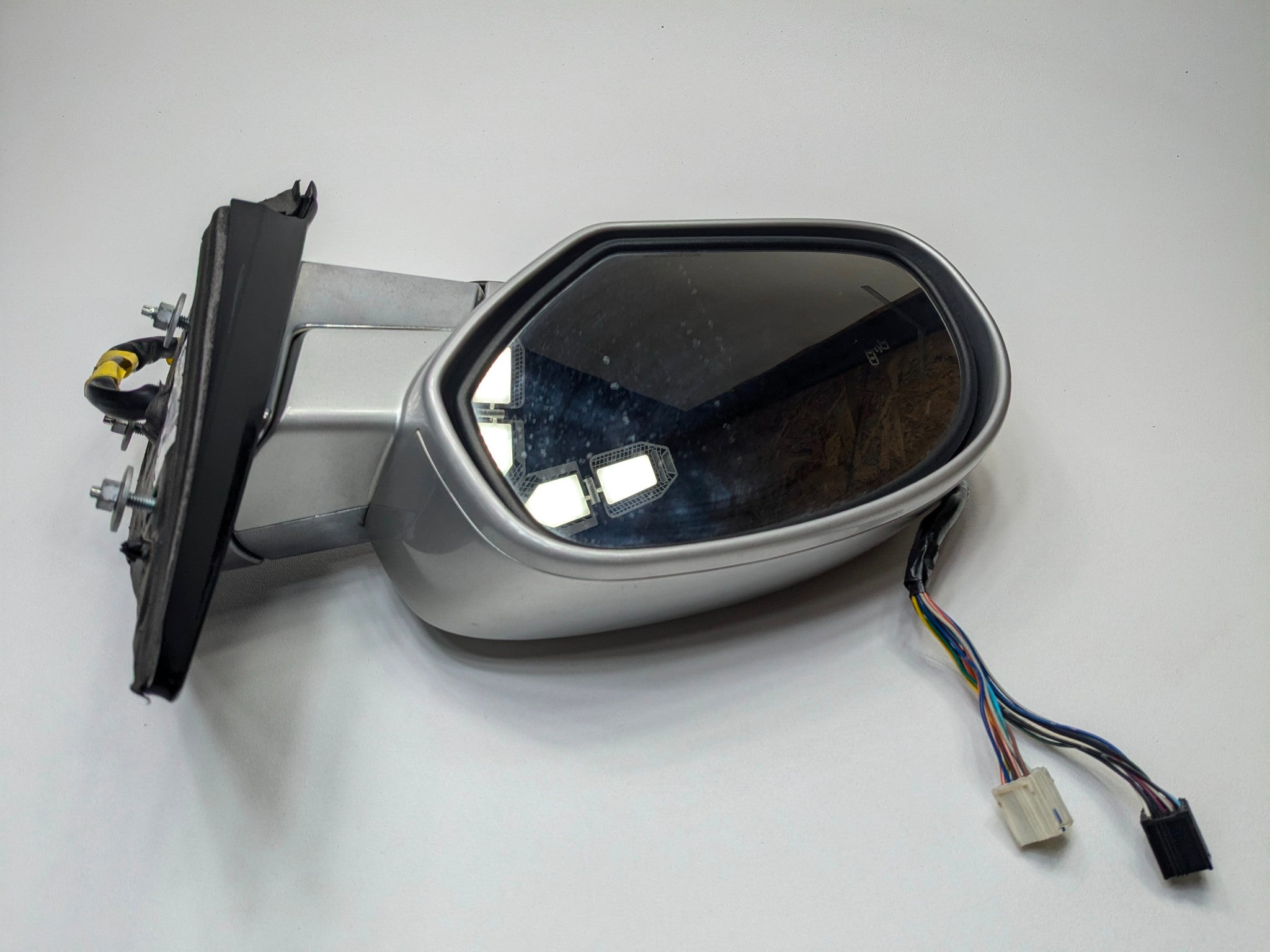 2010 - 2014 OEM CADILLAC ESCALADE ESV FRONT LEFT DRIVER SIDE VIEW DOOR MIRROR
