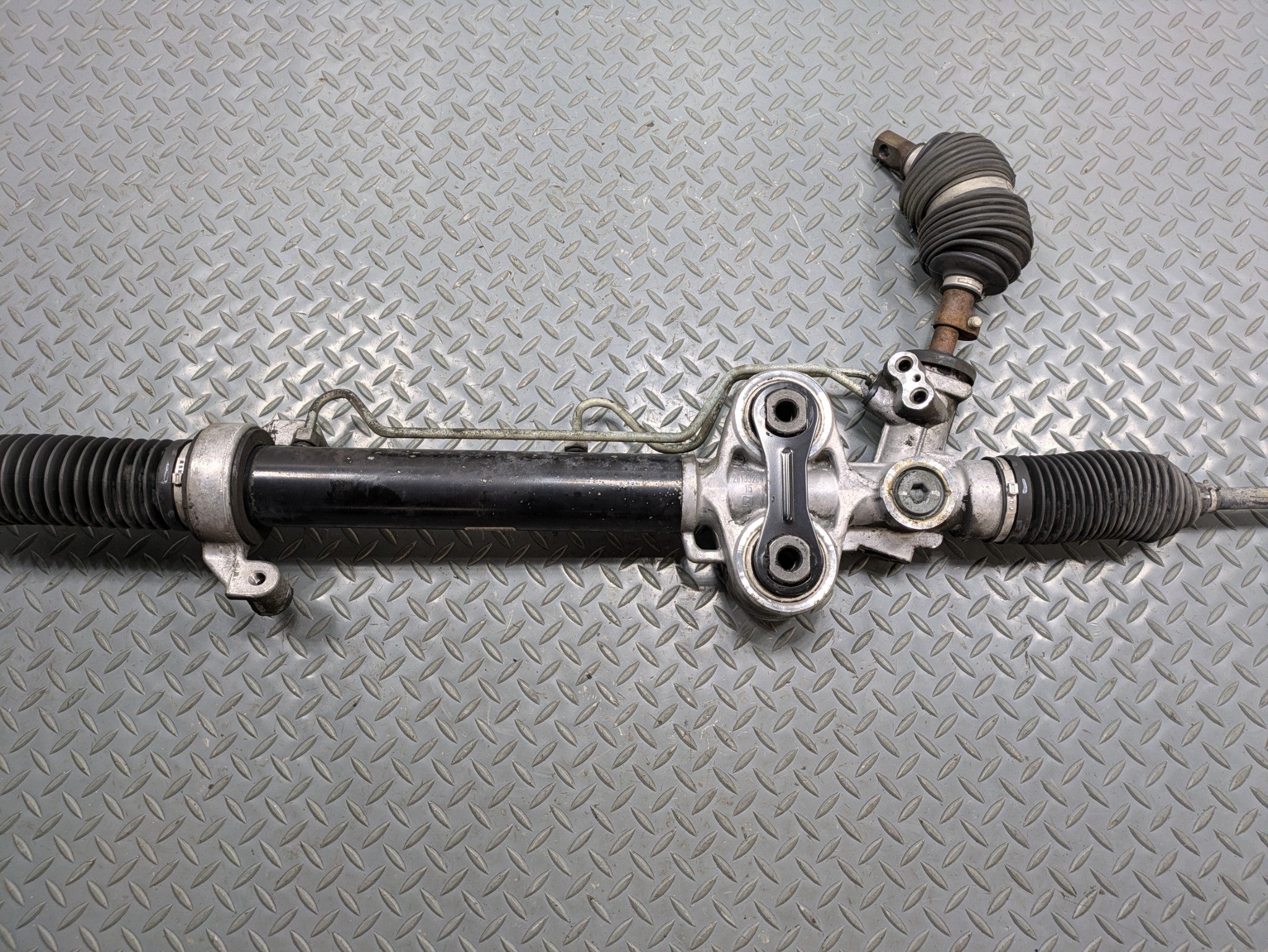 10 - 14 OEM CADILLAC ESCALADE ESV POWER STEERING GEAR RACK AND PINION ASSEMBLY