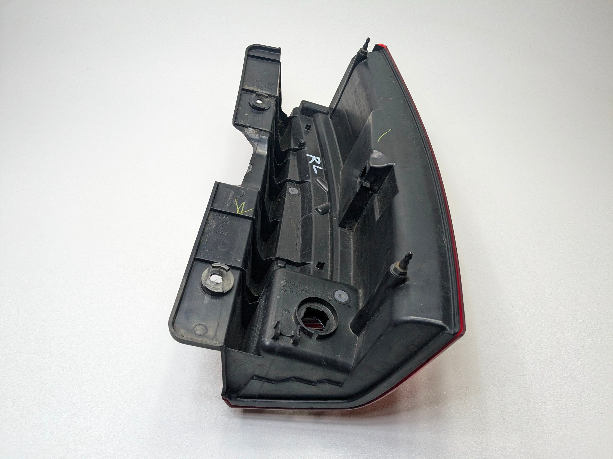2010 - 2014 OEM CADILLAC ESCALADE ESV REAR LEFT DRIVER SIDE TAIL LIGHT ASSEMBLY
