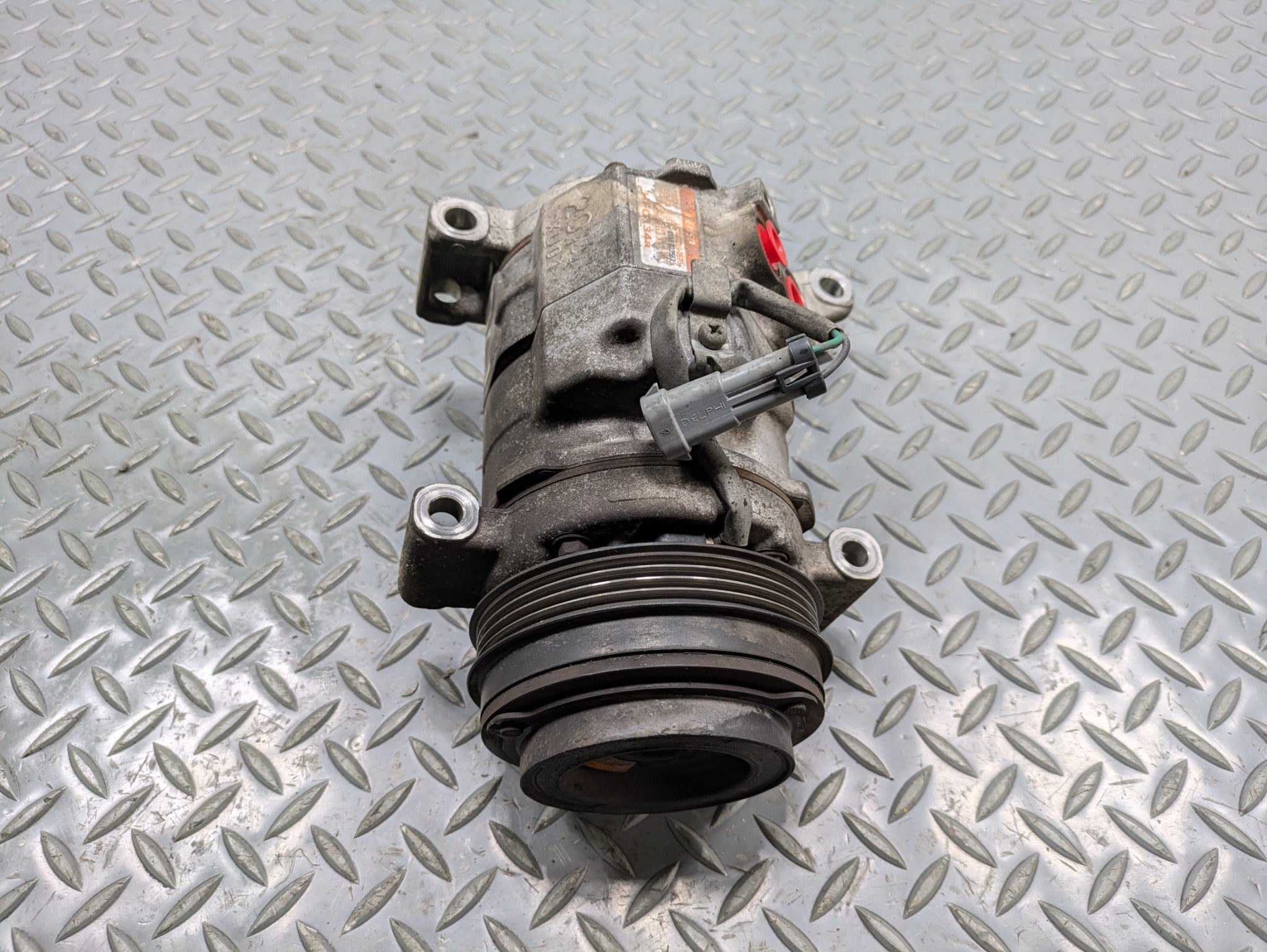 2010 - 2014 OEM CADILLAC ESCALADE ESV AIR CONDITIONING AC COMPRESSOR ASSEMBLY