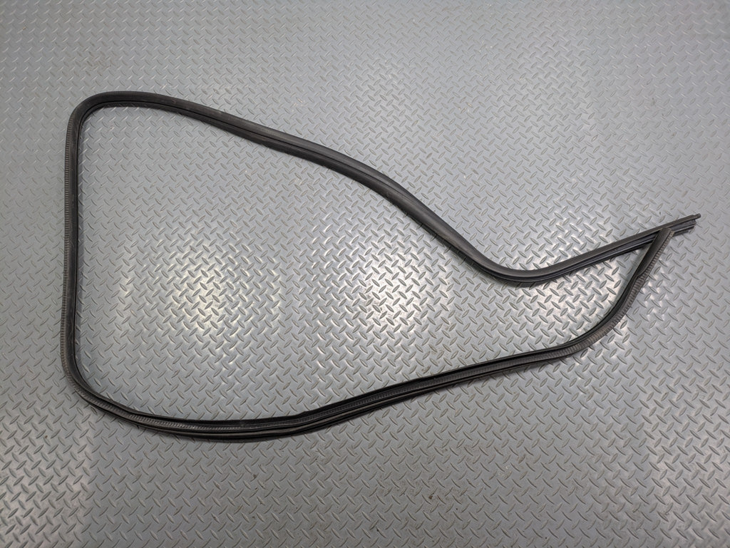 2010 - 2014 OEM CADILLAC ESCALADE ESV REAR LEFT SIDE WEATHER STRIPPING DOOR SEAL