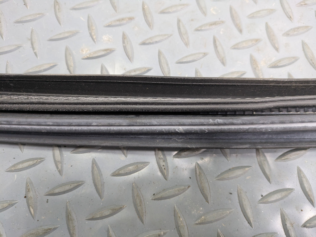 2010 - 2014 OEM CADILLAC ESCALADE ESV REAR LEFT SIDE WEATHER STRIPPING DOOR SEAL