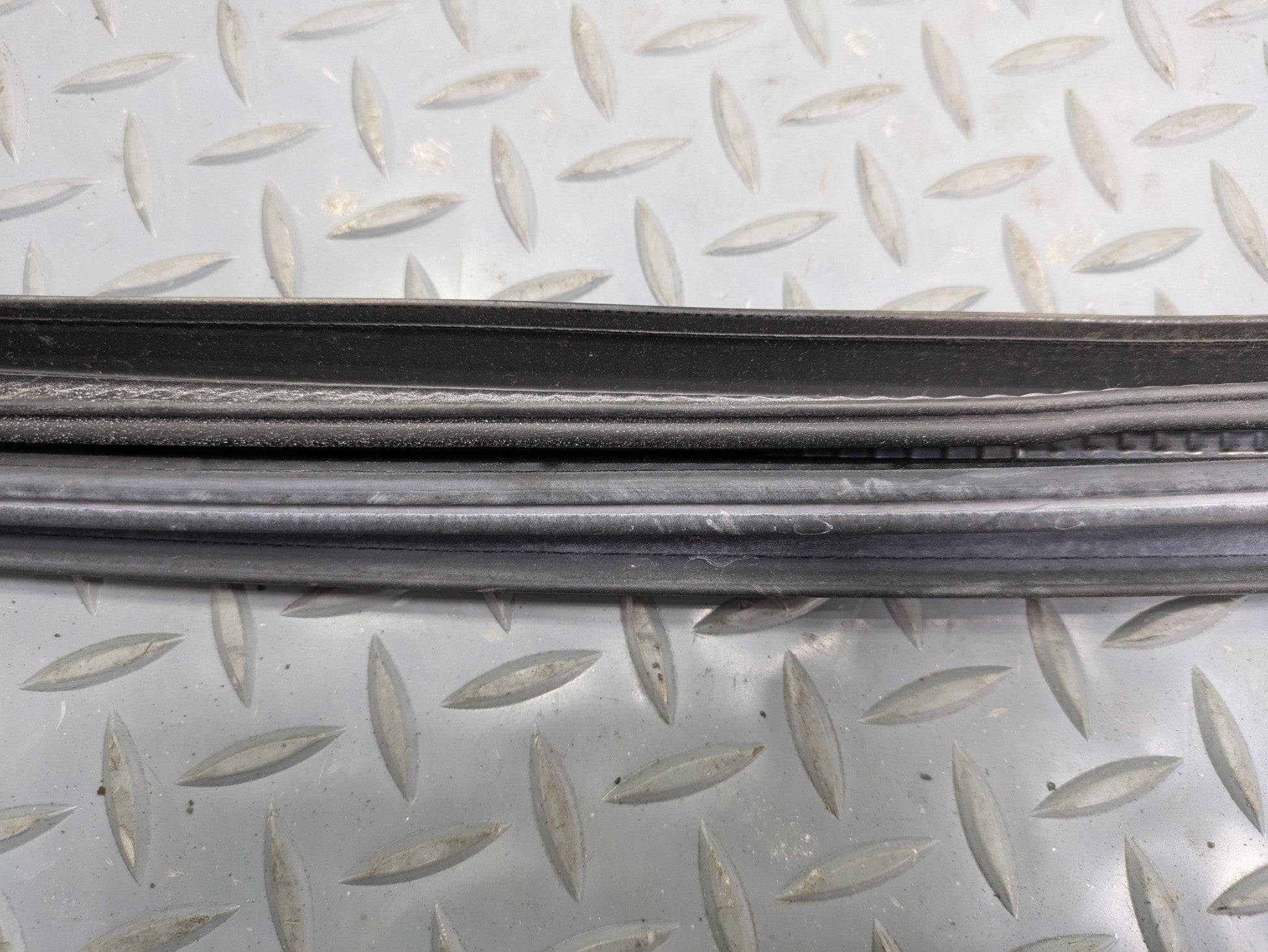 2010 - 2014 OEM CADILLAC ESCALADE ESV REAR LEFT SIDE WEATHER STRIPPING DOOR SEAL