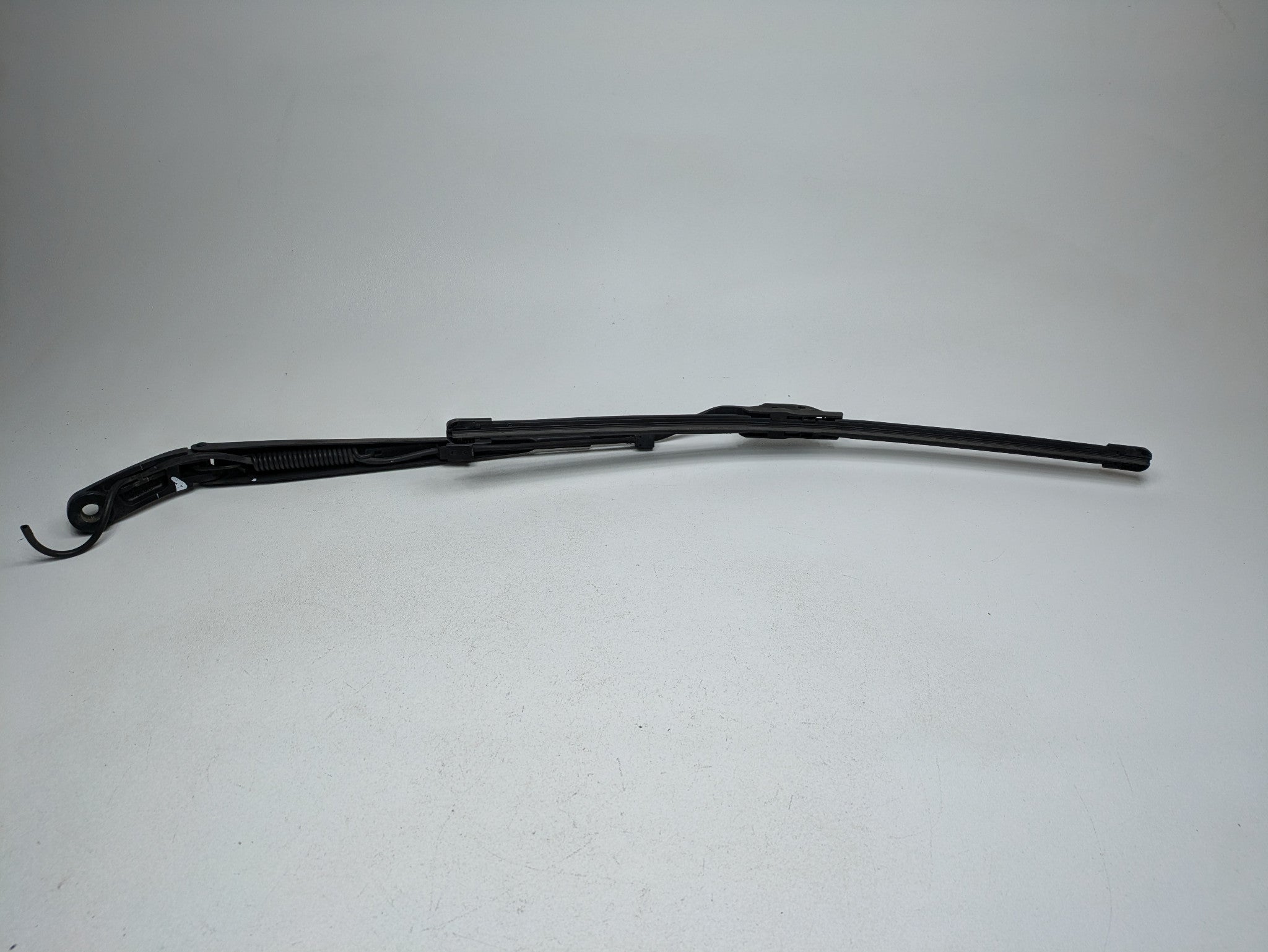 2010 - 2014 OEM CADILLAC ESCALADE ESV FRONT RIGHT PASSENGER WINDSHIELD WIPER ARM