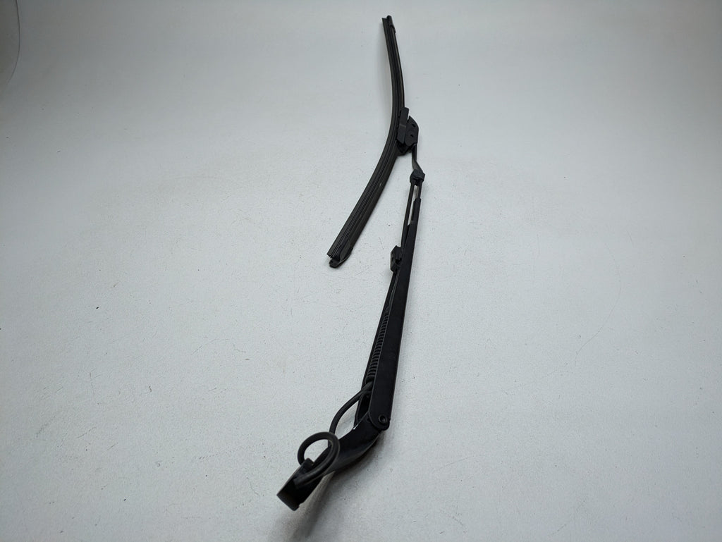 2010 - 2014 OEM CADILLAC ESCALADE ESV FRONT RIGHT PASSENGER WINDSHIELD WIPER ARM
