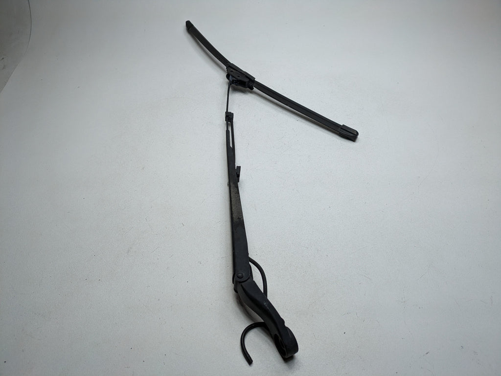 2010 - 2014 OEM CADILLAC ESCALADE ESV FRONT RIGHT PASSENGER WINDSHIELD WIPER ARM