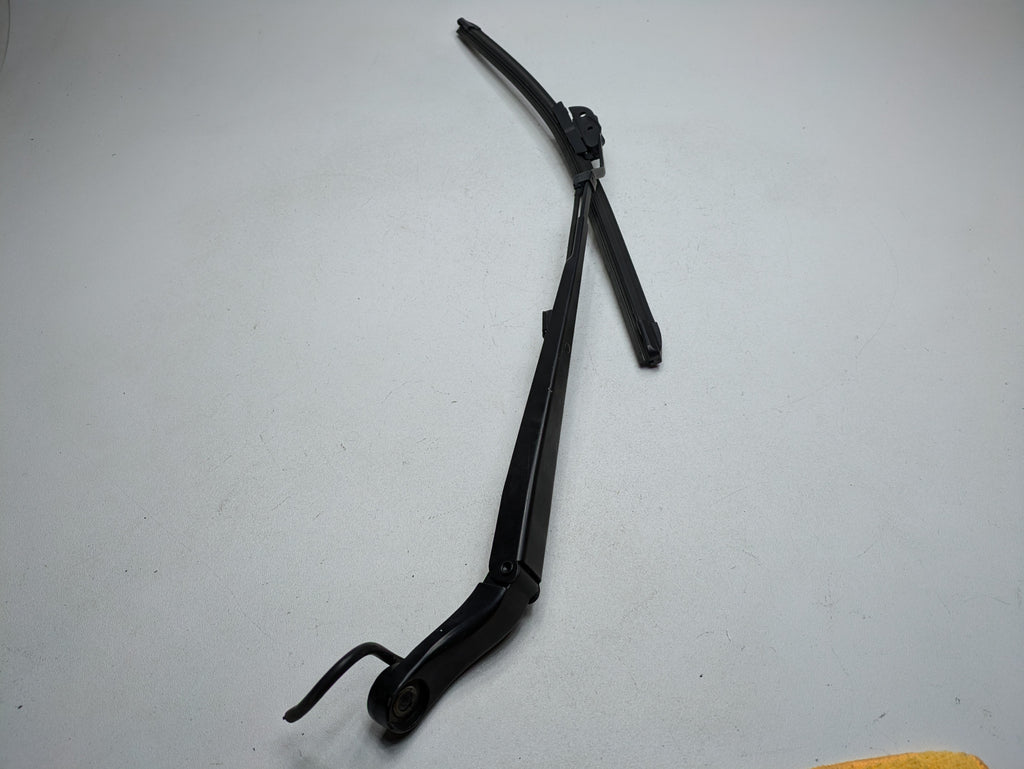 10 - 14 OEM CADILLAC ESCALADE ESV FRONT LEFT DRIVER SIDE WINDSHIELD WIPER ARM
