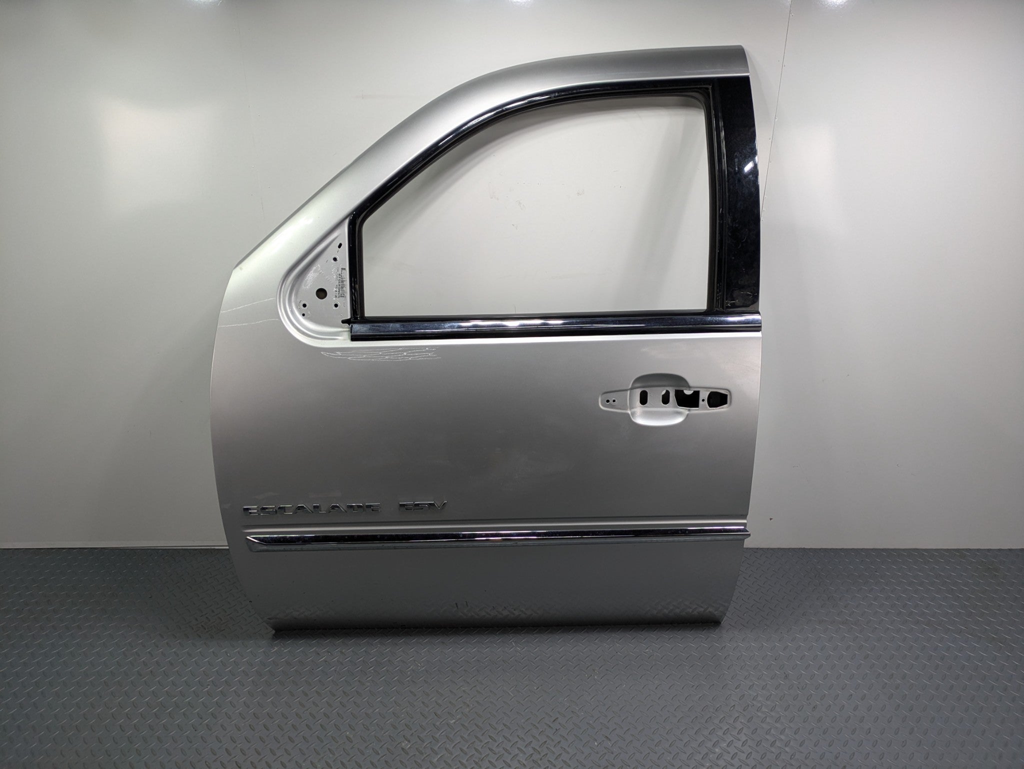 2010 - 2014 OEM CADILLAC ESCALADE ESV FRONT LEFT DRIVER SIDE DOOR SHELL PANEL