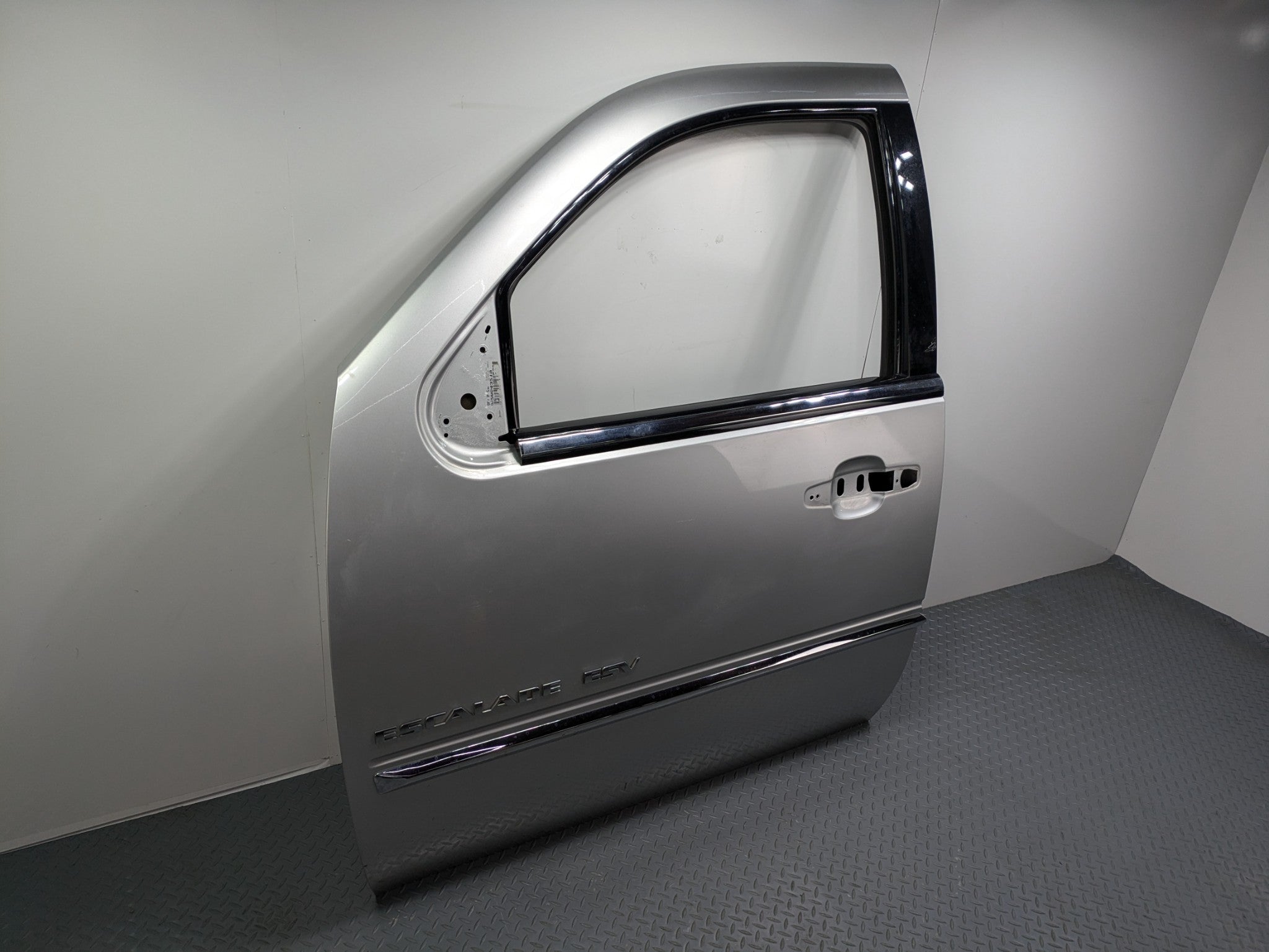 2010 - 2014 OEM CADILLAC ESCALADE ESV FRONT LEFT DRIVER SIDE DOOR SHELL PANEL