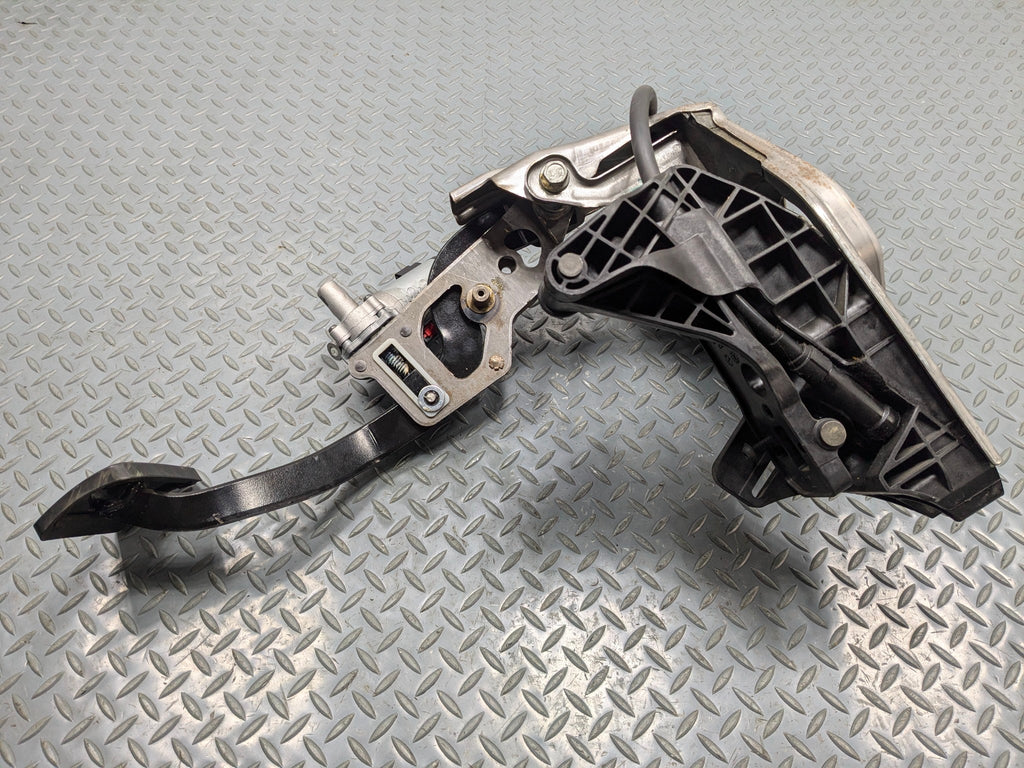 2010 - 2014 OEM CADILLAC ESCALADE ESV PARKING BRAKE STOP PEDAL PAD ASSEMBLY