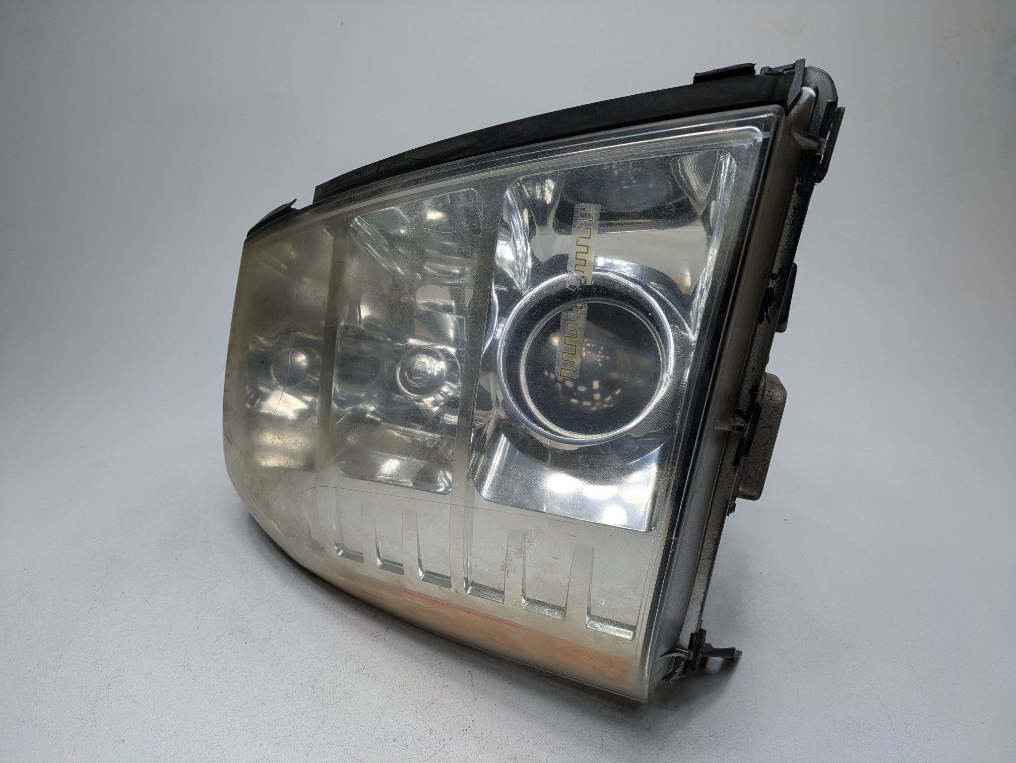 2010 - 2014 OEM CADILLAC ESCALADE ESV FRONT RIGHT SIDE XENON HEADLIGHT ASSEMBLY