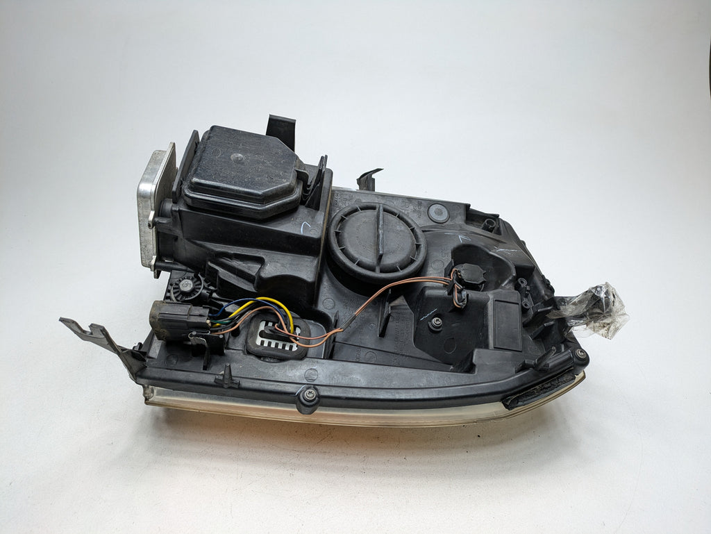 2010 - 2014 OEM CADILLAC ESCALADE ESV FRONT RIGHT SIDE XENON HEADLIGHT ASSEMBLY