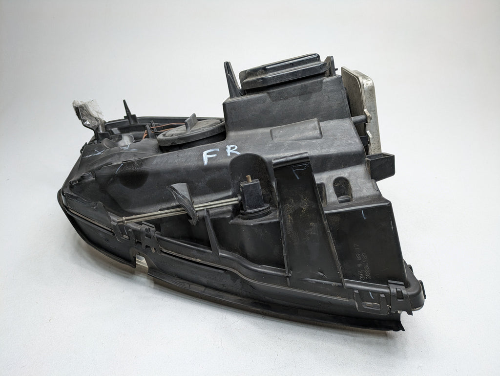 2010 - 2014 OEM CADILLAC ESCALADE ESV FRONT RIGHT SIDE XENON HEADLIGHT ASSEMBLY