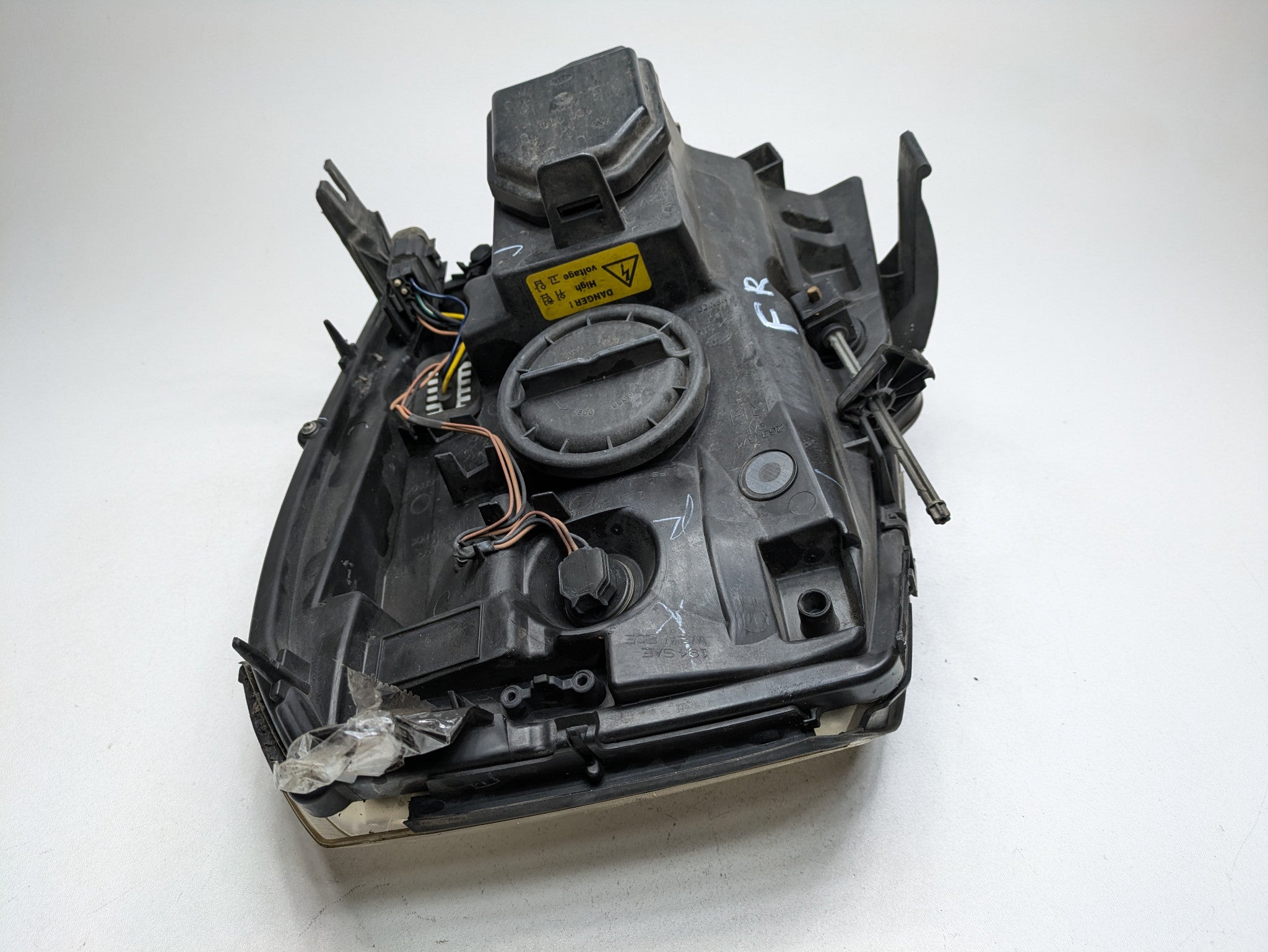 2010 - 2014 OEM CADILLAC ESCALADE ESV FRONT RIGHT SIDE XENON HEADLIGHT ASSEMBLY