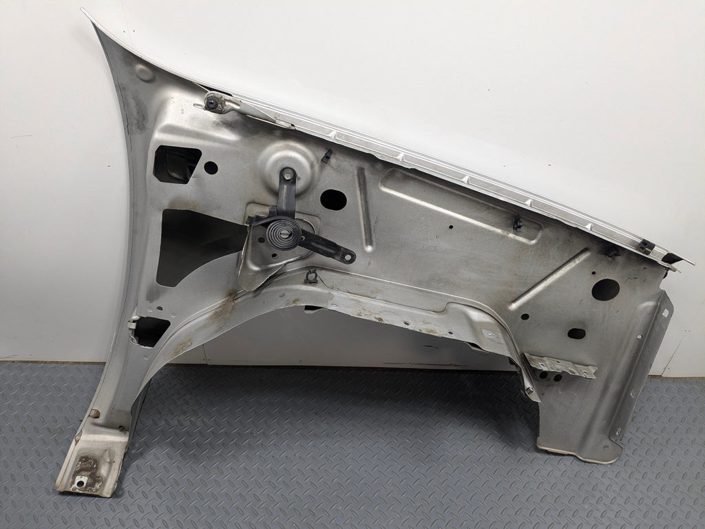 2010 - 2014 OEM CADILLAC ESCALADE ESV FRONT LEFT DRIVER SIDE FENDER SILVER