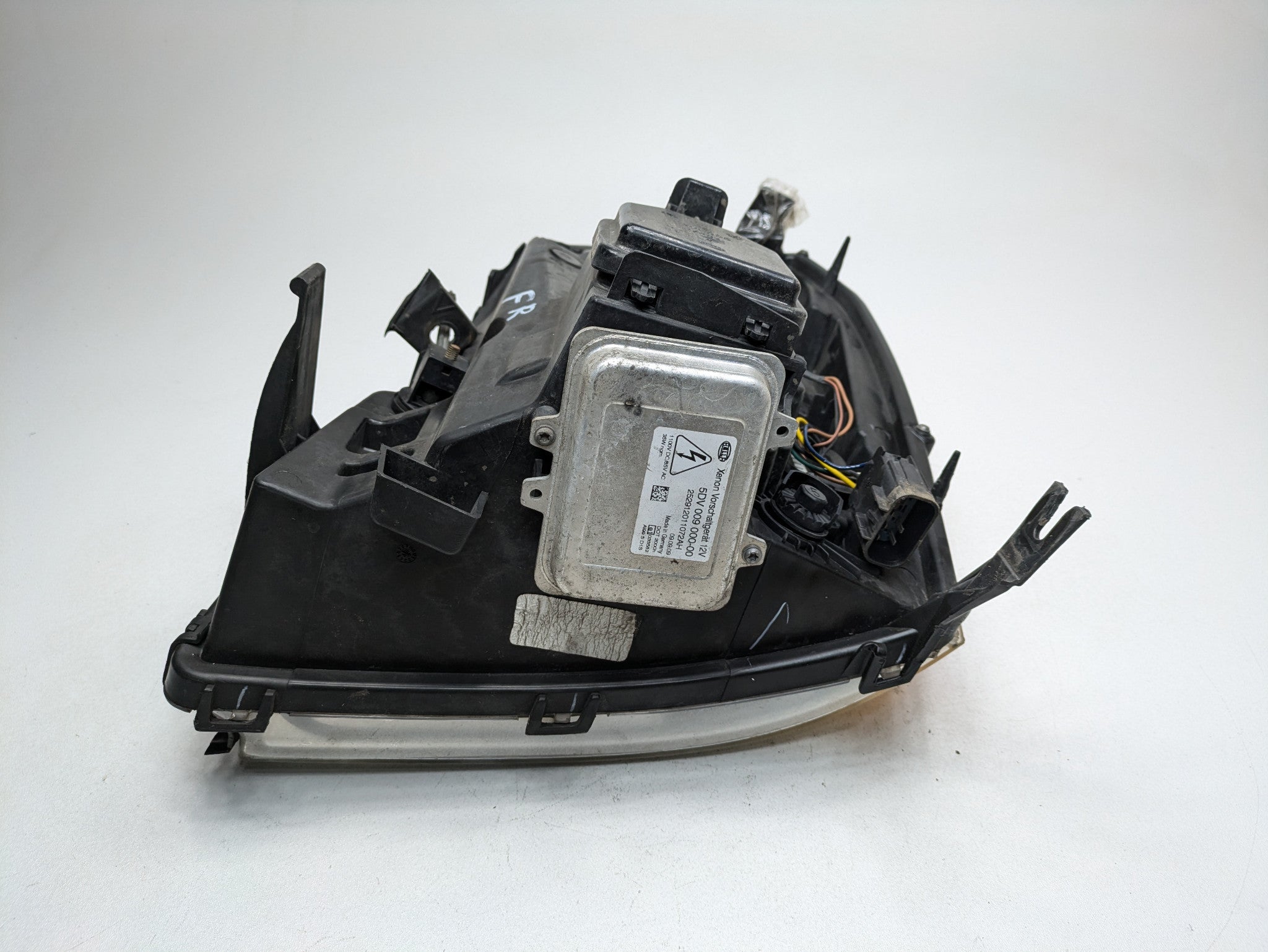 2010 - 2014 OEM CADILLAC ESCALADE ESV FRONT RIGHT SIDE XENON HEADLIGHT ASSEMBLY