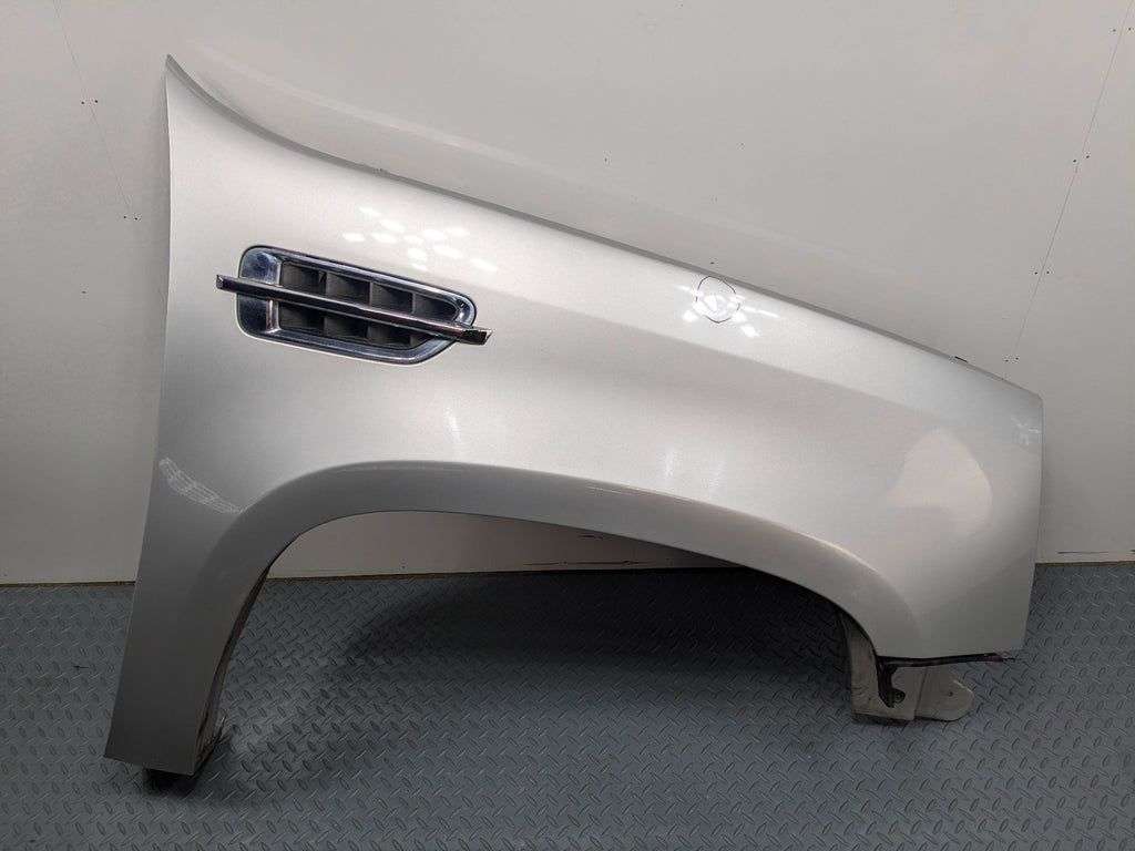 2010 - 2014 OEM CADILLAC ESCALADE ESV FRONT RIGHT PASSENGER SIDE FENDER SILVER