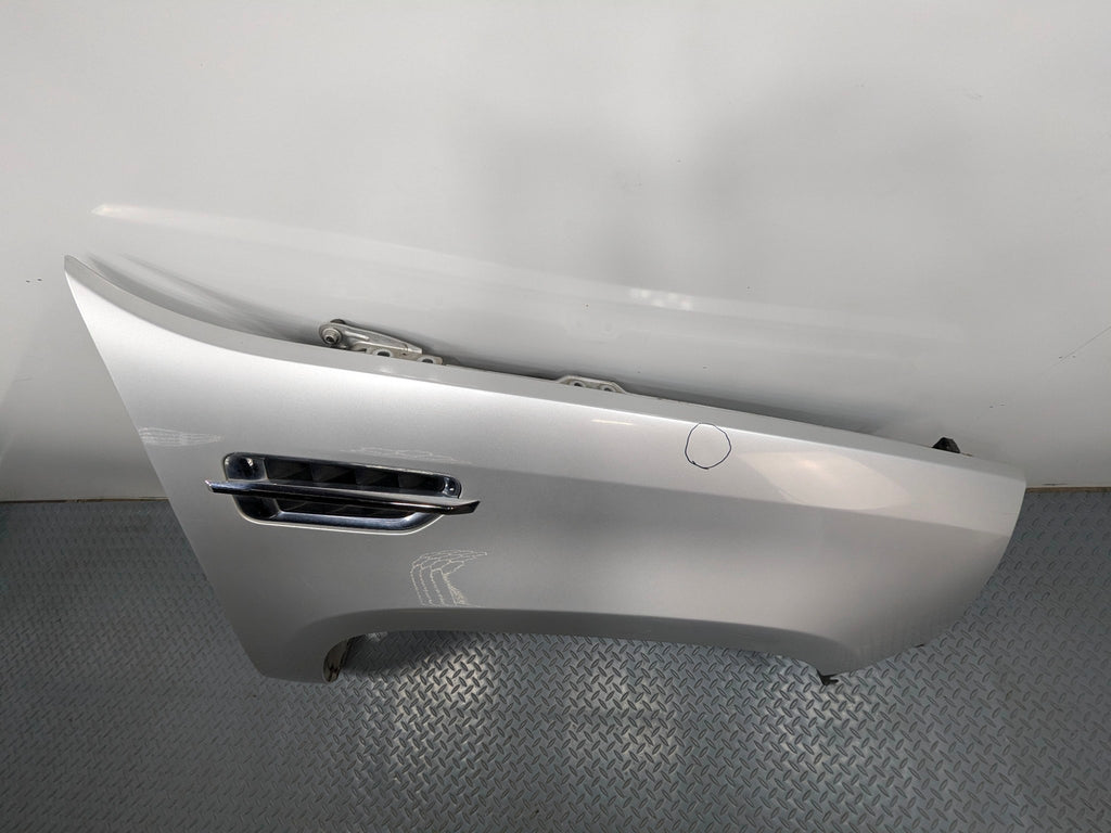 2010 - 2014 OEM CADILLAC ESCALADE ESV FRONT RIGHT PASSENGER SIDE FENDER SILVER
