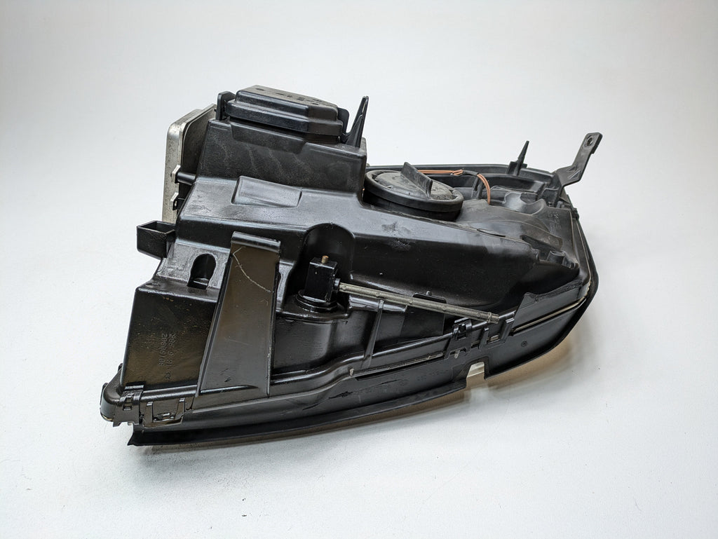 2010 - 2014 OEM CADILLAC ESCALADE ESV FRONT LEFT SIDE XENON HEADLIGHT ASSEMBLY