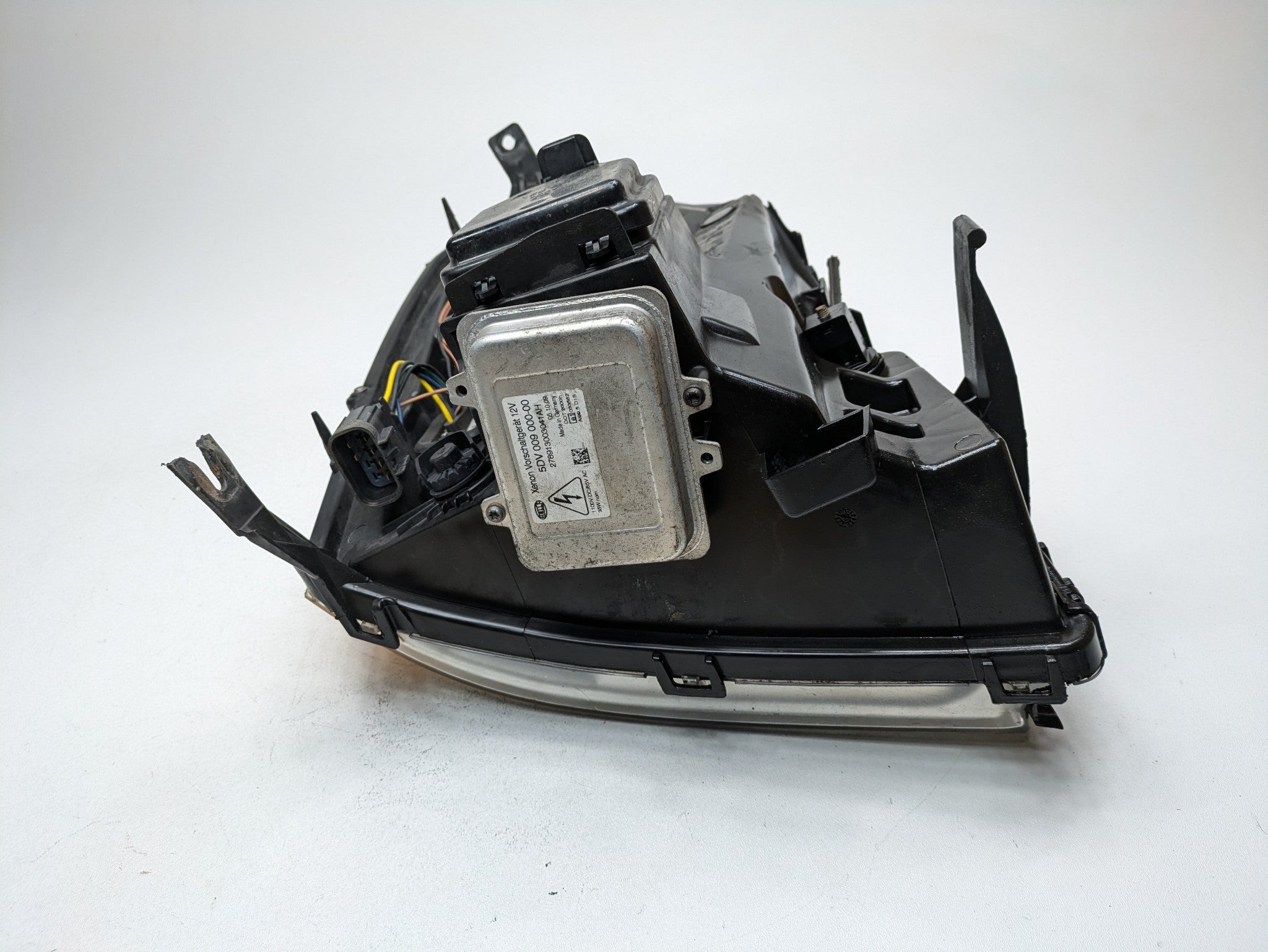 2010 - 2014 OEM CADILLAC ESCALADE ESV FRONT LEFT SIDE XENON HEADLIGHT ASSEMBLY