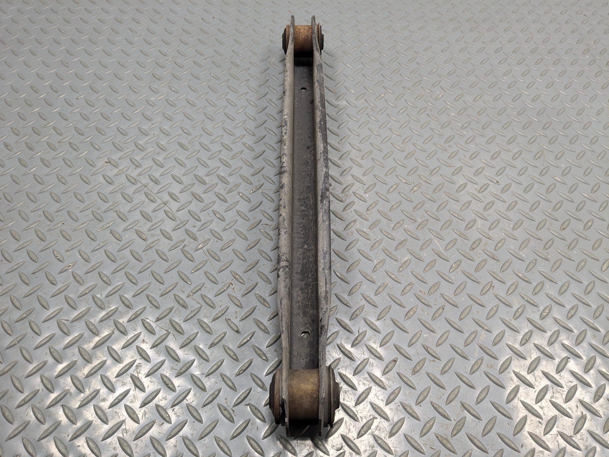 2010 - 2014 OEM CADILLAC ESCALADE ESV REAR LEFT DRIVER SIDE LOWER CONTROL ARM