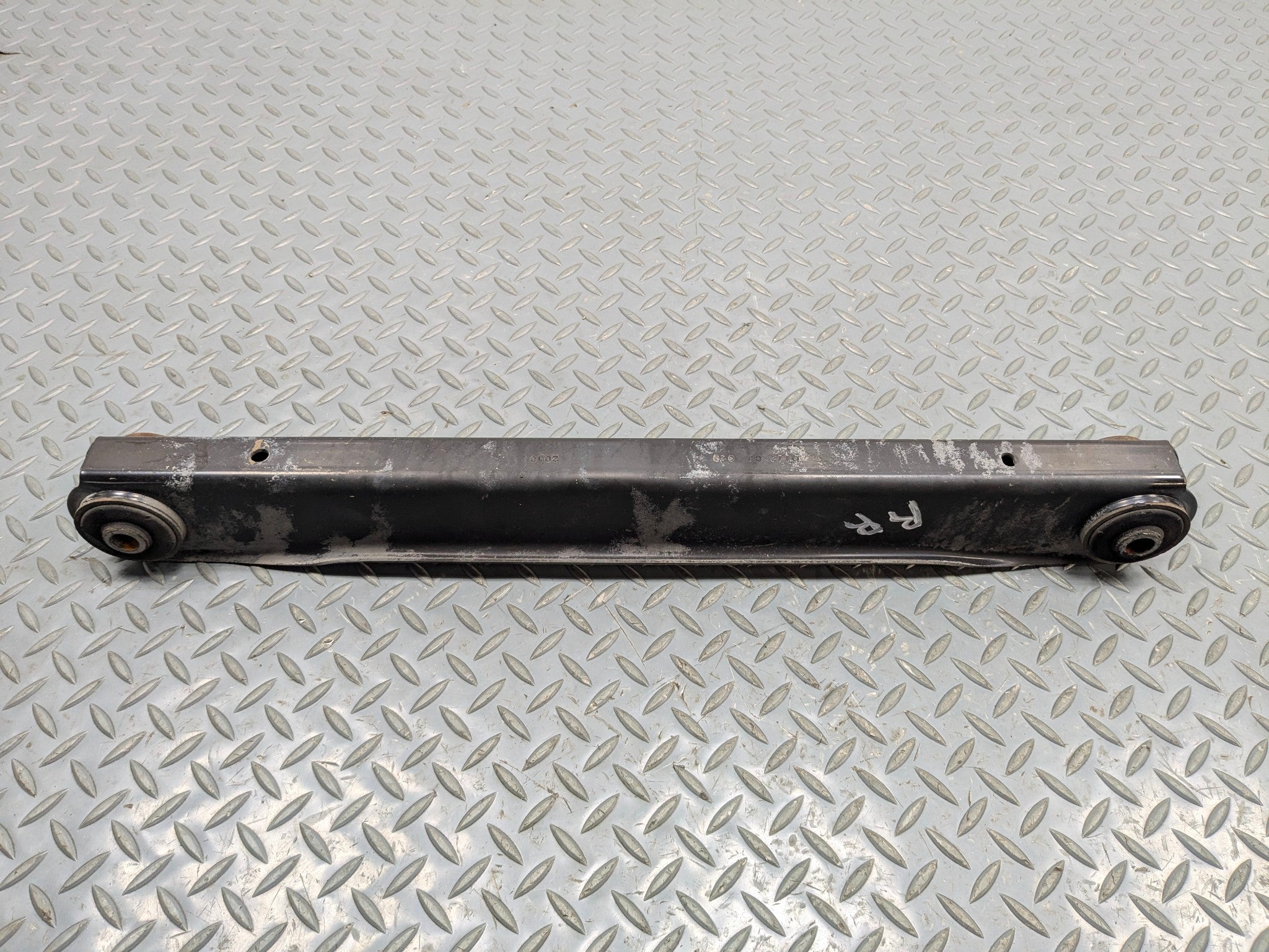 10 - 14 OEM CADILLAC ESCALADE ESV REAR RIGHT PASSENGER SIDE LOWER CONTROL ARM