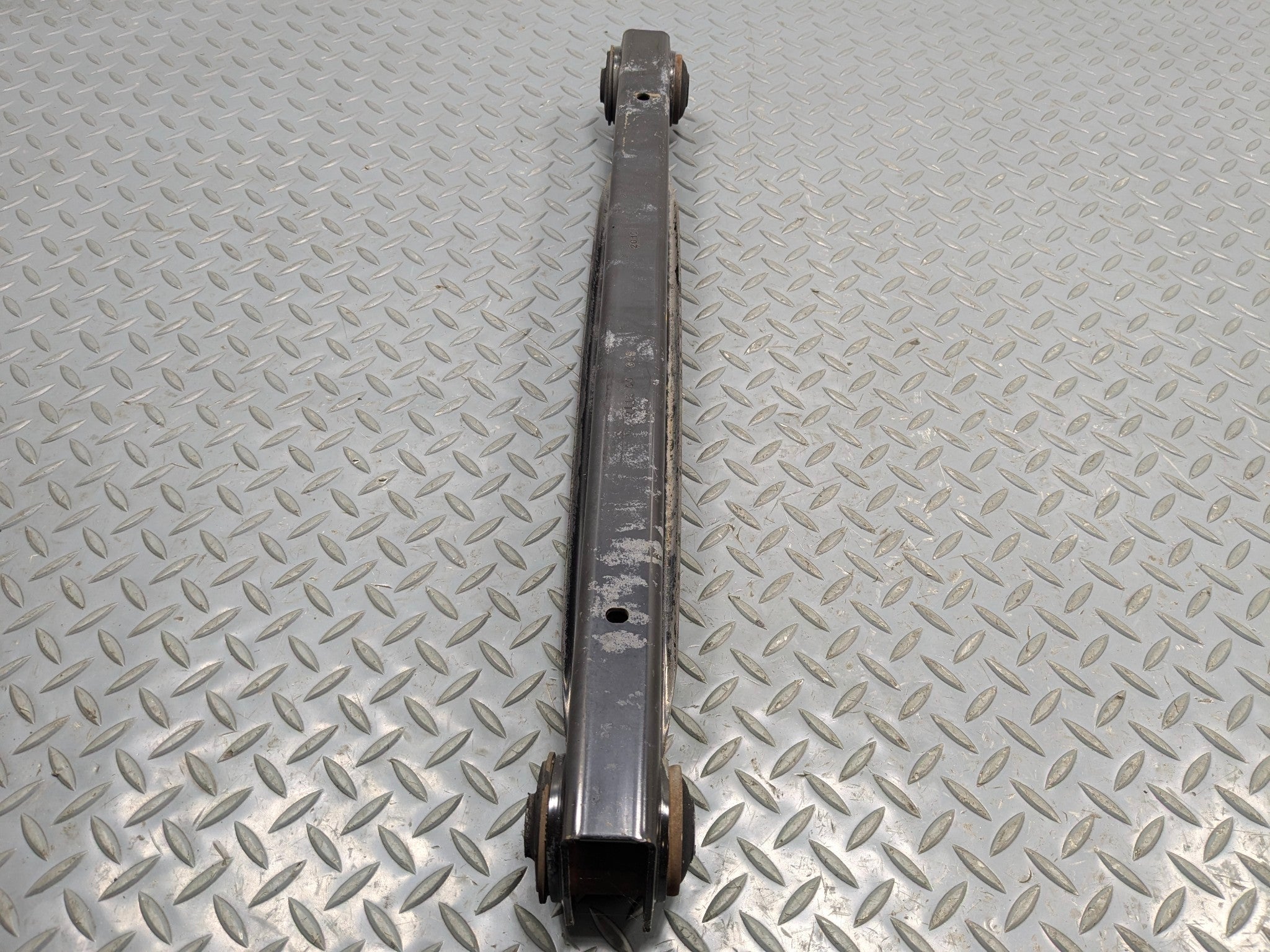 10 - 14 OEM CADILLAC ESCALADE ESV REAR RIGHT PASSENGER SIDE LOWER CONTROL ARM