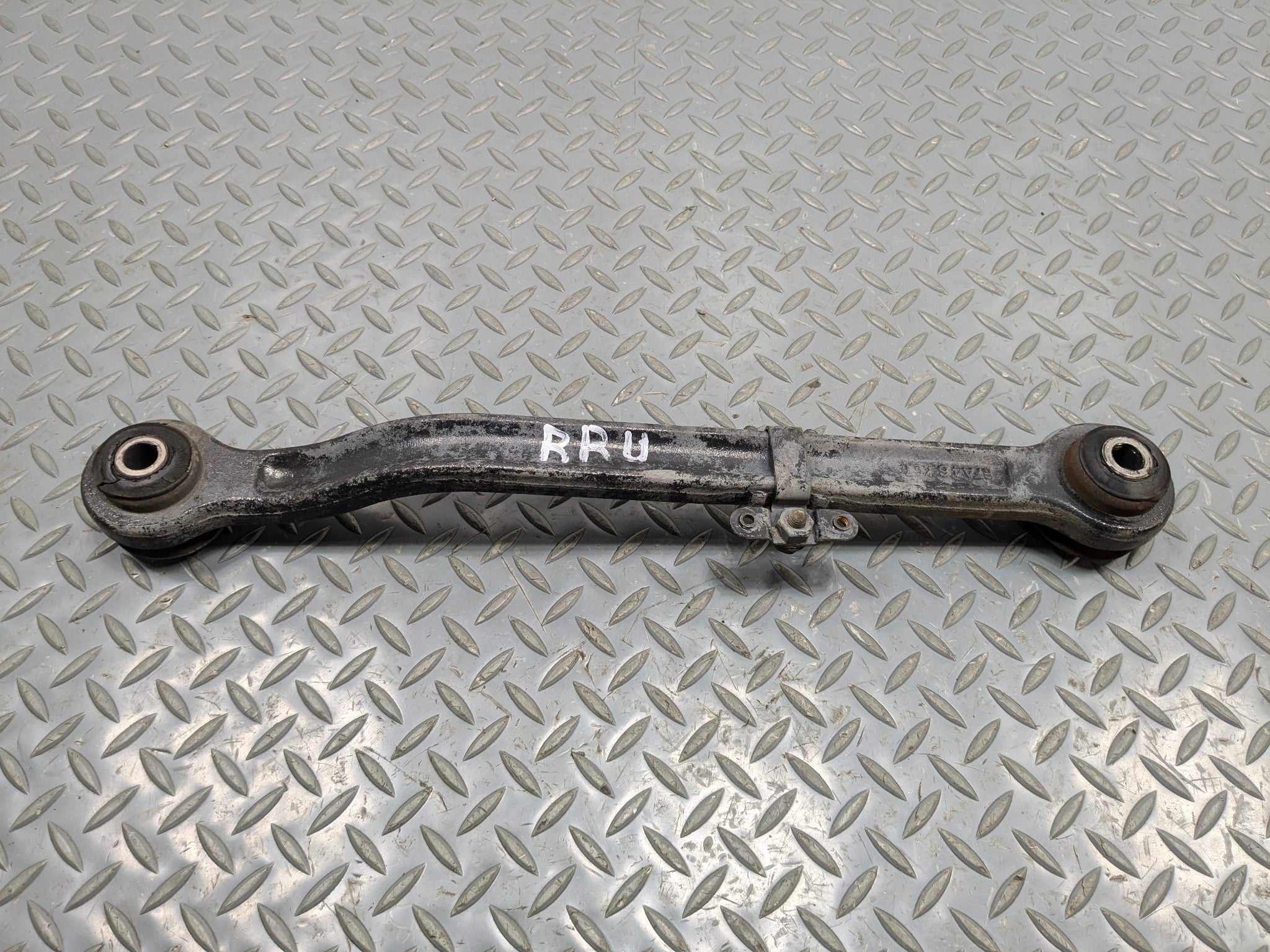 10 - 14 OEM CADILLAC ESCALADE ESV REAR RIGHT PASSENGER SIDE UPPER CONTROL ARM